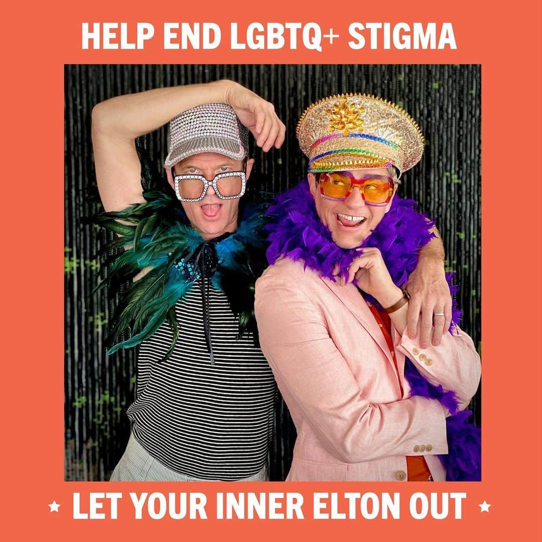 ニール・パトリック・ハリスのインスタグラム：「Challenge Accepted, Elton John! You don’t have to ask us twice… David and I are proud to let our #InnerElton out to support the Elton John AIDS Foundation to end LGBTQ+ stigma. Join us. Snap your best selfie, share why you're letting your inner Elton out, and be sure to tag @ejaf and #InnerElton. @eltonjohn @dbelicious」