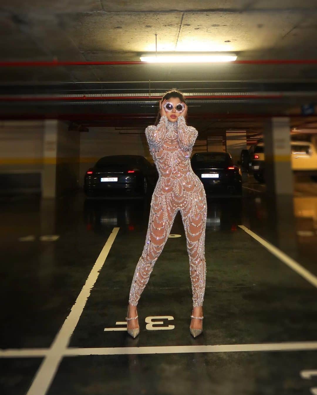 のインスタグラム：「G.L.O.W ✨  Wherever You Go ✨   #haifawehbe」