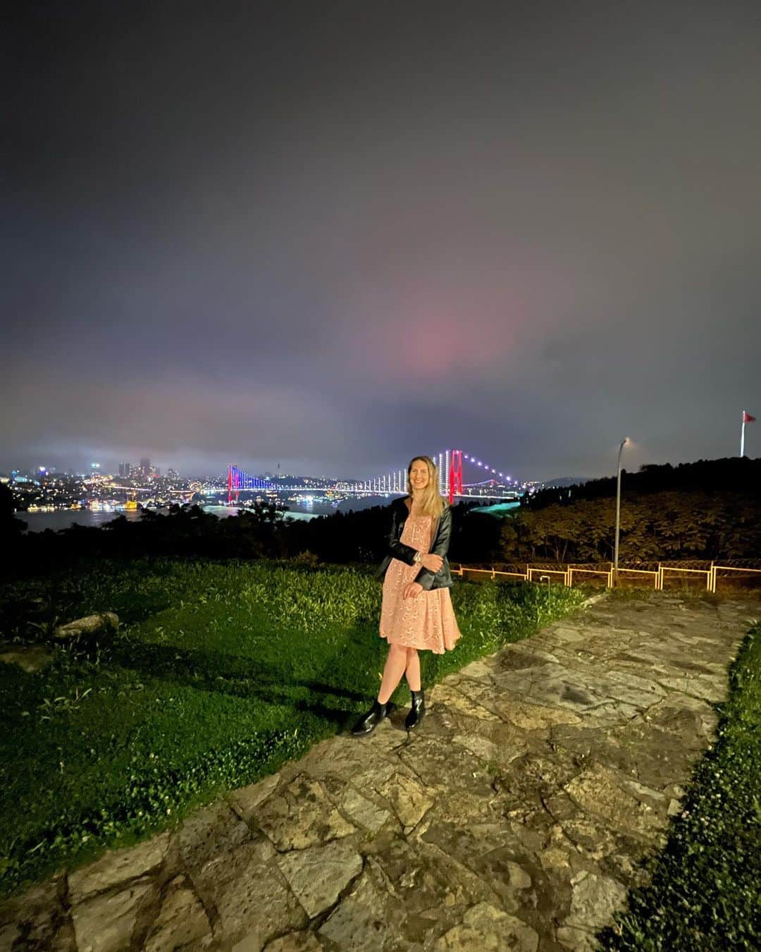 ポリーナ・ラヒモワのインスタグラム：「Welcome my 33 🥰 happy to have so many great people in my life! Not all of them here,but definitely in my big heart 💜 #happyme」