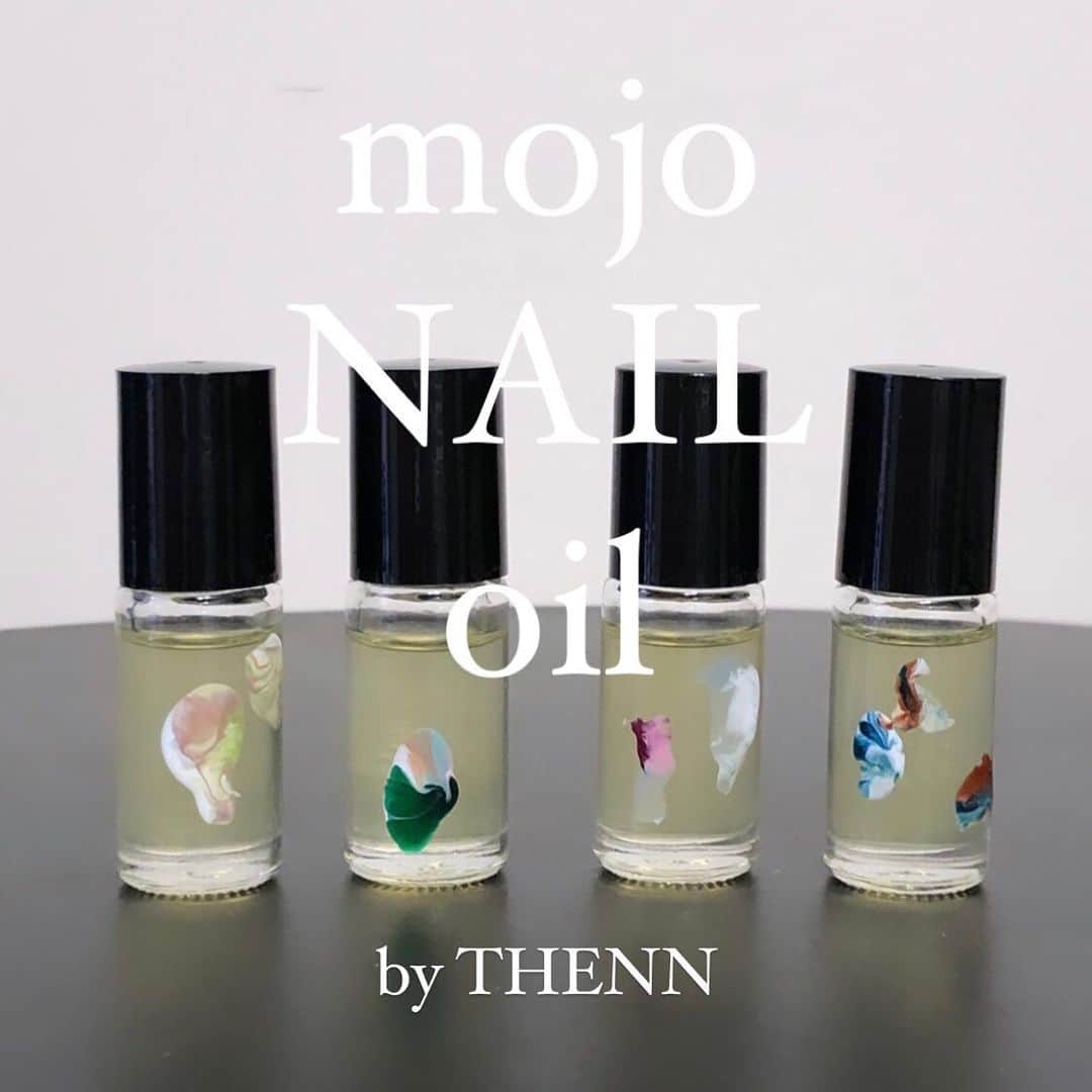 関根祥子のインスタグラム：「今回展示ではオリジナルで こだわり抜いた子達の販売もします♡  まず… ずーーっと作りたかたったNAIL oilです！！！👏きゃー 私が一番嬉しい。w  今回10周年なので気合い入れてめちゃめちゃこだわってます。  香りのこだわり、使用感のこだり、、、 私という人を理解してくれて素晴らしいネイルオイルを @___thenn  のひろみさんがつくってくれました。。。 何度も何度もやりとりし本当に これ！最高！！！！！ って思えるものができました。 2人して涙出たw  そしてー！ 全てのボトルに私が色を施してます。 全部一点ものだよーーーw😂 すごいぞーこれは。 可愛すぎるー！  多分…今回のこの香り…このボトル この10周年バージョンはもう出ないと思います🙇 本当一つ一つ手作りなので限定での販売です。  10日はTHENNのひろみさんも展示会場いてくれます。 香りのお話ししながらこの子だなと思える自分の１本を見つけてください☺️  ーーーーーー " I ma koko "  mojo NAIL  10th Anniversary exhibition  【開催日時】 2023.6/10(sat)〜12(mon) 11:00〜20:00 ※最終日12日は〜18:00となります。   【場所】 AL gallery 〒150-0022東京都渋谷区恵比寿南3-7-17 KiKi Bldg.1F www.al-tokyo.jp  #i_ma_koko_2023」