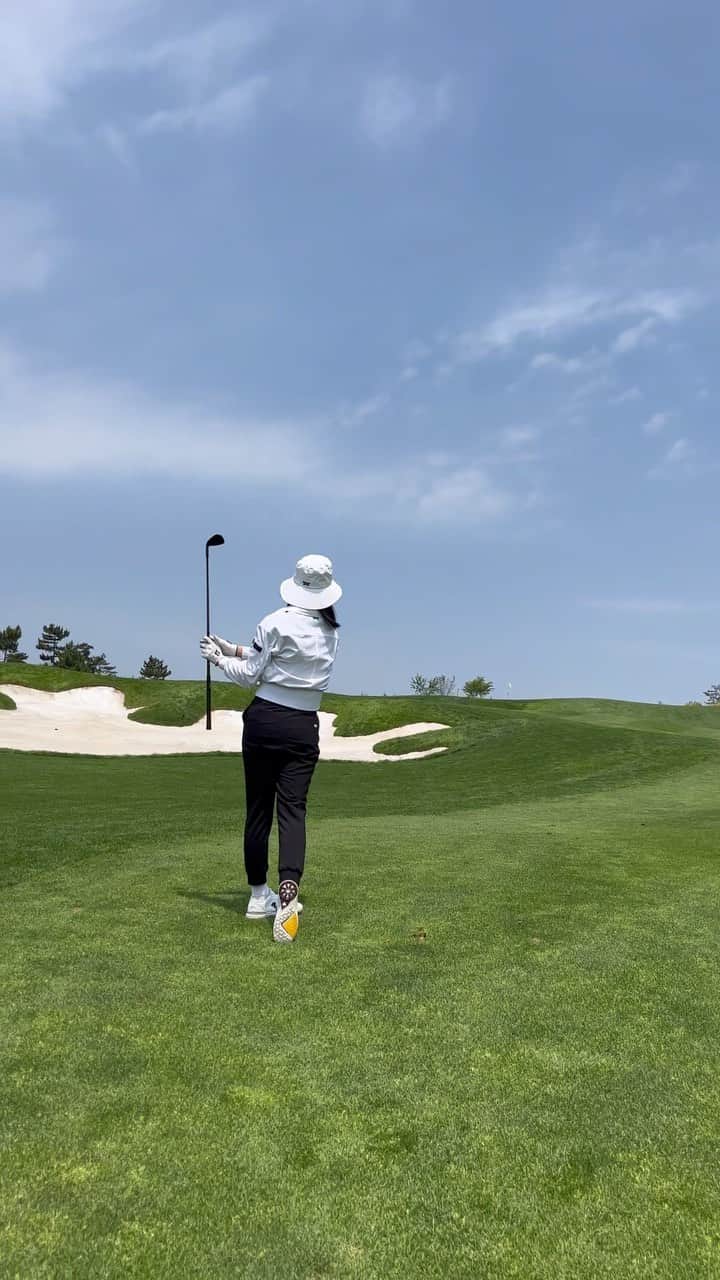 のインスタグラム：「아침에 넘 추워서 당황했던 6월 초의 아일랜드⛳️」