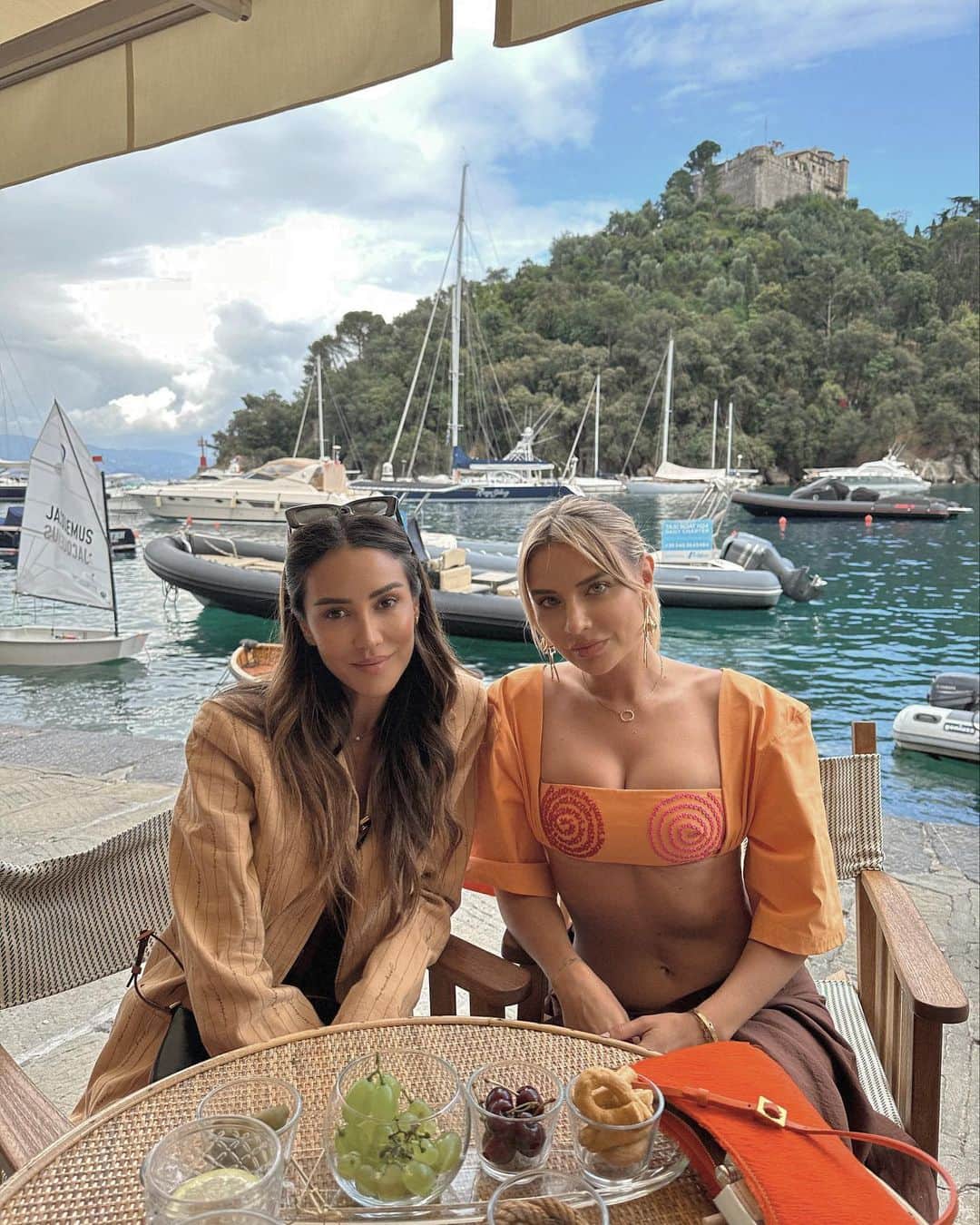 Tamara Kalinicさんのインスタグラム写真 - (Tamara KalinicInstagram)「I arrived in Portofino with @jacquemus to check out the new boutique. JACQUEMUS été is in the port until the October 16th ☀️」6月6日 15時23分 - tamara