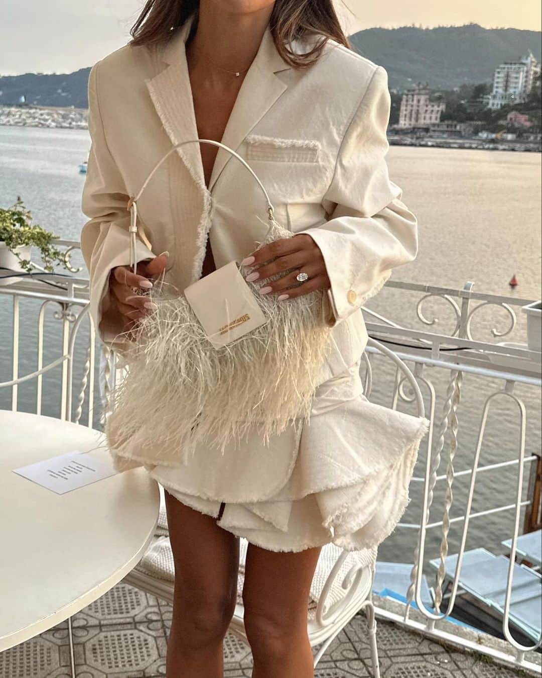 Tamara Kalinicのインスタグラム：「I arrived in Portofino with @jacquemus to check out the new boutique. JACQUEMUS été is in the port until the October 16th ☀️」