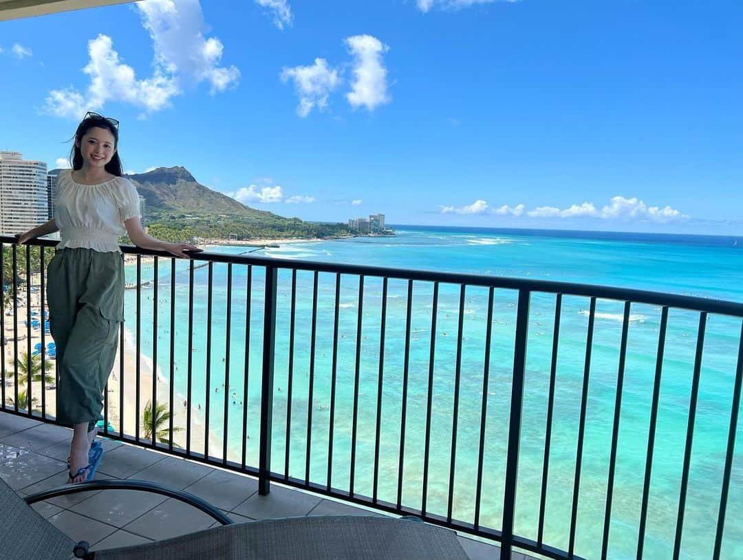 久慈暁子さんのインスタグラム写真 - (久慈暁子Instagram)「* Hawaii🐬🏝🌺 朝起きて海を見ていたら たまたまウミガメも発見🐢 * #Hawaii」6月6日 15時30分 - kuji_akiko