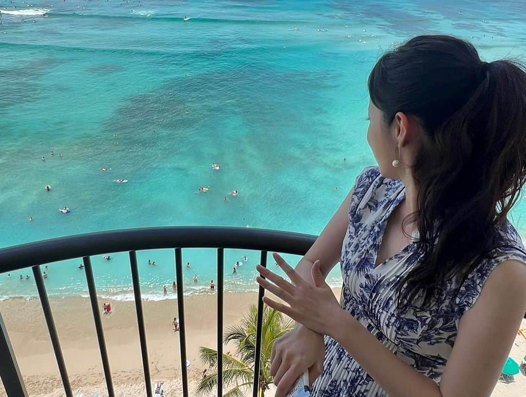 久慈暁子さんのインスタグラム写真 - (久慈暁子Instagram)「* Hawaii🐬🏝🌺 朝起きて海を見ていたら たまたまウミガメも発見🐢 * #Hawaii」6月6日 15時30分 - kuji_akiko