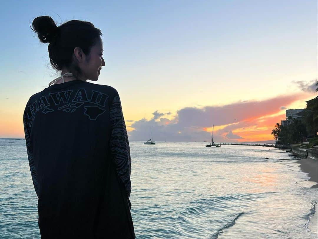 久慈暁子さんのインスタグラム写真 - (久慈暁子Instagram)「* Hawaii🐬🏝🌺 朝起きて海を見ていたら たまたまウミガメも発見🐢 * #Hawaii」6月6日 15時30分 - kuji_akiko