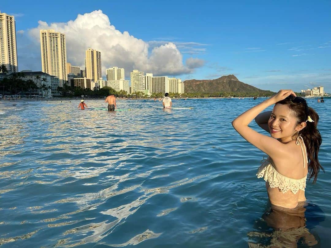 のインスタグラム：「* Hawaii🐬🏝🌺 朝起きて海を見ていたら たまたまウミガメも発見🐢 * #Hawaii」