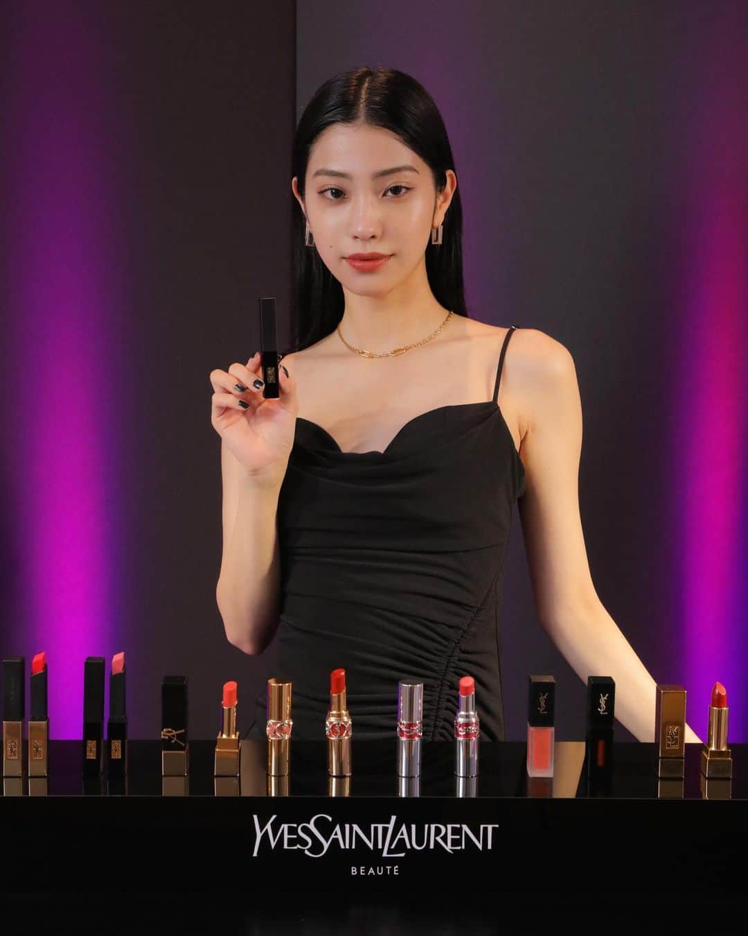 北澤舞悠（まゆちる）さんのインスタグラム写真 - (北澤舞悠（まゆちる）Instagram)「YSL BEAUTY EXCLUSIVE LIP WORKSHOP🖤  ROUGE PUR COUTURE THE SLIM VELVET RADICALのシリーズがタバコをイメージしたデザインと聞いて私は311番がお気に入り🖤 セミマットな質感もすごく素敵でした💄  #myysllip #pr」6月6日 16時04分 - mayu_kitazawa