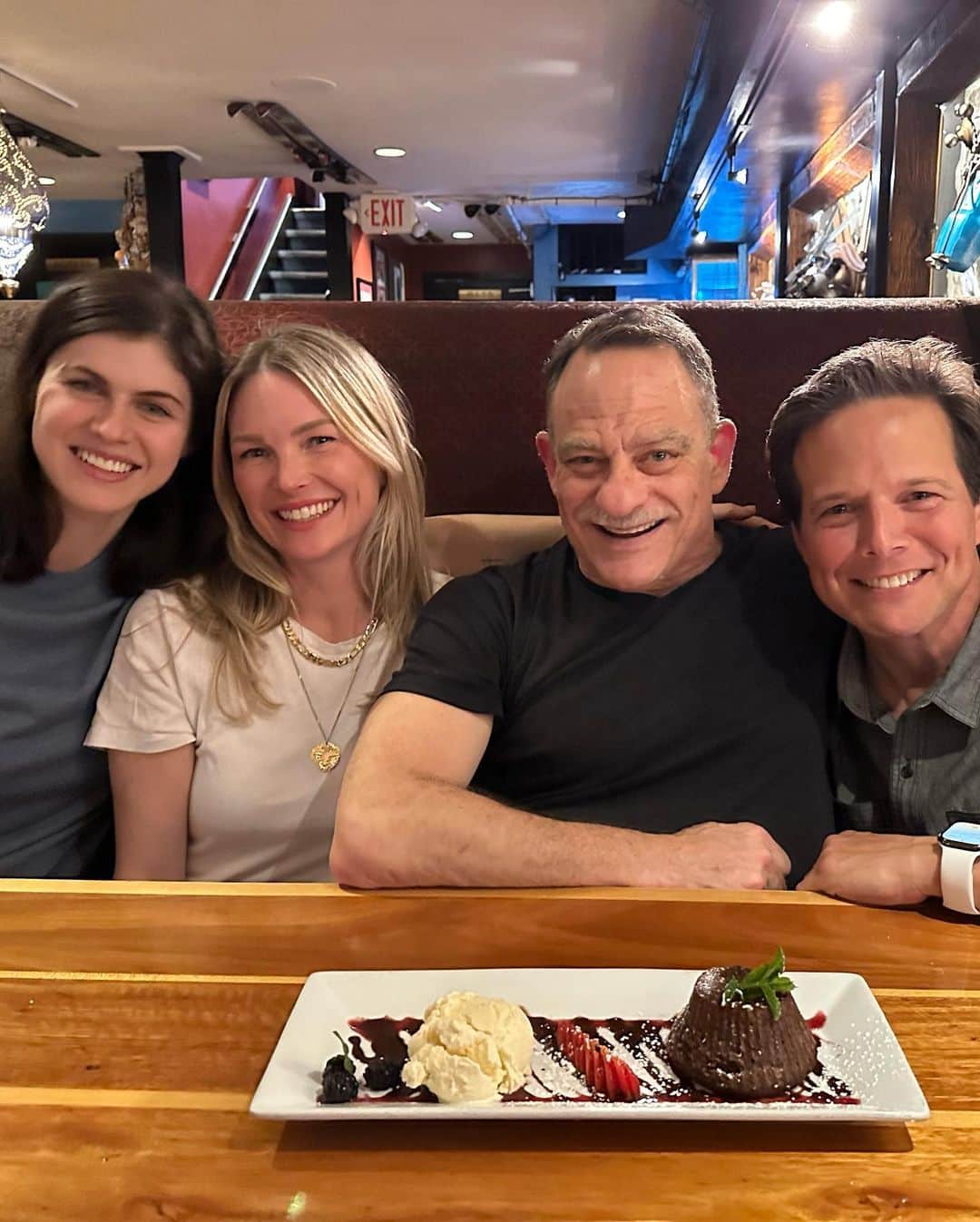 アレクサンドラ・ダダリオのインスタグラム：「Took @joelgoldma1999 to the mountains!! Happy birthday @iamscottwolf!!!」