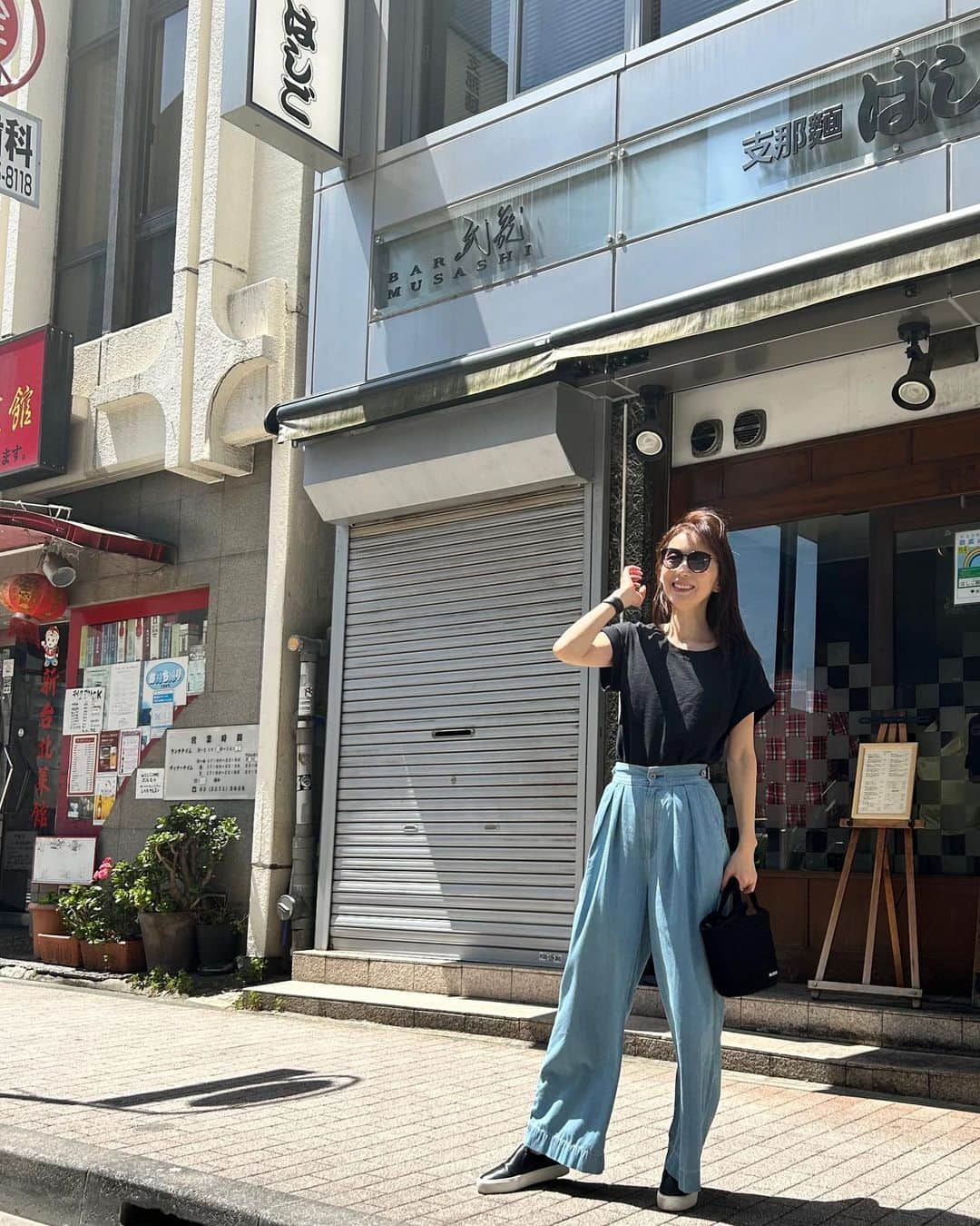 葉月里緒奈さんのインスタグラム写真 - (葉月里緒奈Instagram)「ずっと行きたかったお店『支那麺 はしご』。 嬉しくて看板バックに記念撮影。 #支那麺はしご #支那麺はしご銀座八丁目店 #記念撮影#rionahazuki」6月6日 7時46分 - riona_hazuki