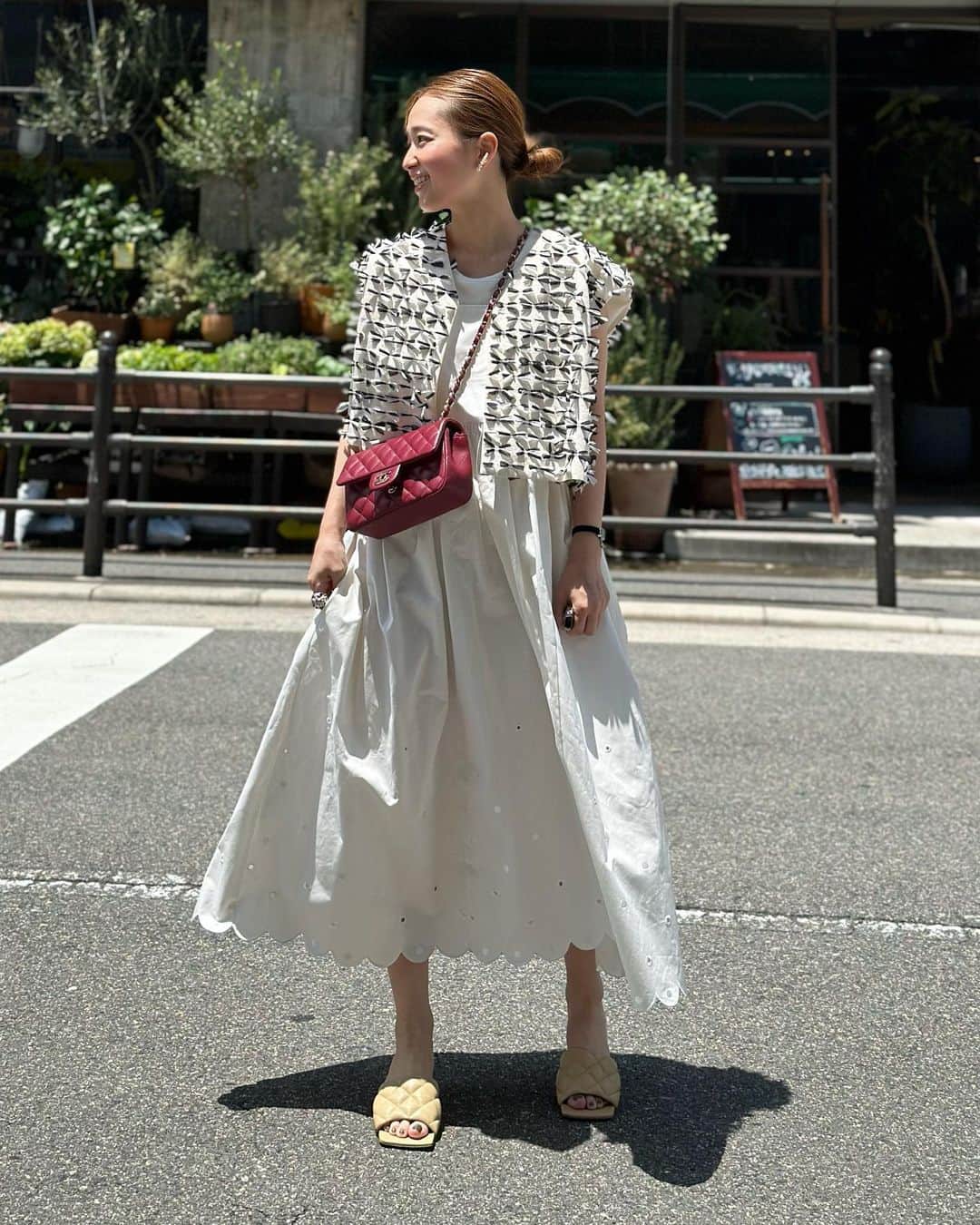 外村久美子さんのインスタグラム写真 - (外村久美子Instagram)「・ 好きなの合わせたら、もっと好きな服になった👏👏👏  #cordinate  #shirocon  #yori_japan  #chanel」6月6日 7時42分 - kummy153