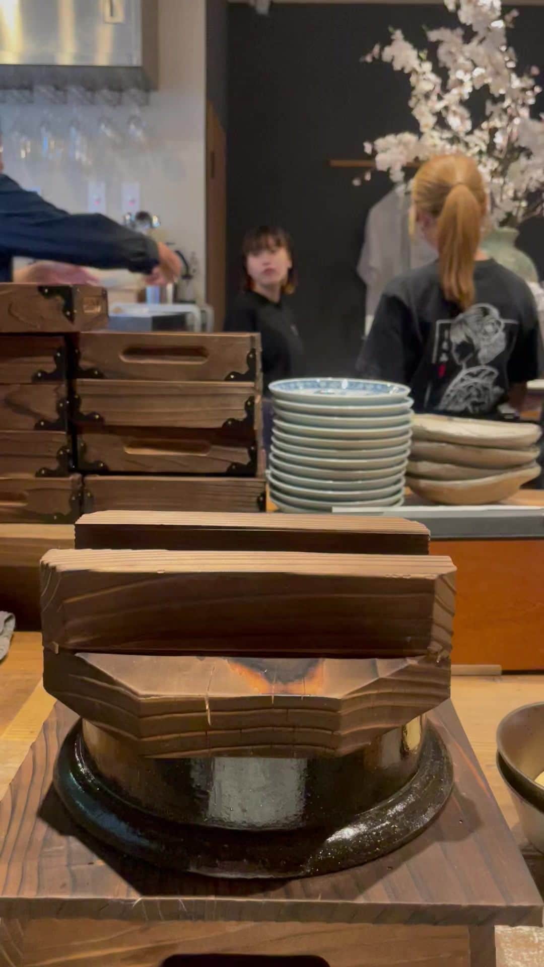 山本華世のインスタグラム：「大名の台所？みたいな感じで行けるお店『しちみ』 #福岡グルメ部  #大名 #博多」
