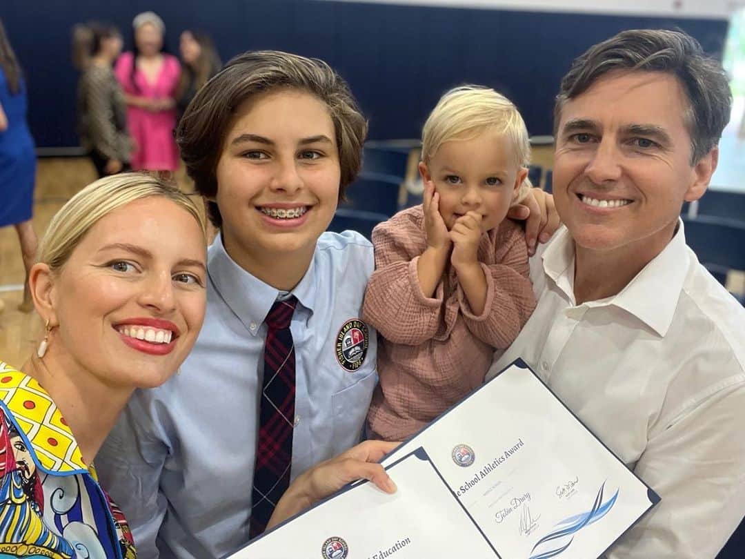 カロリナ・クルコヴァのインスタグラム：「Couldn't be more proud of our graduate, Tobin! Congratulations on your Middle School Athletics Awards:) We love you. 💙」