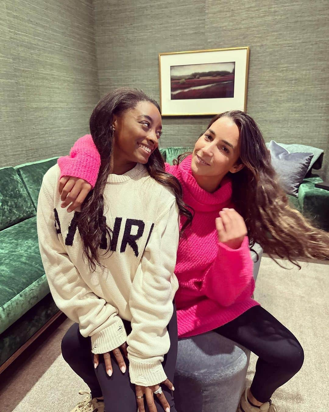 アリー・レイズマンさんのインスタグラム写真 - (アリー・レイズマンInstagram)「Look who came to visit!! @simonebiles 💞」6月6日 8時23分 - alyraisman