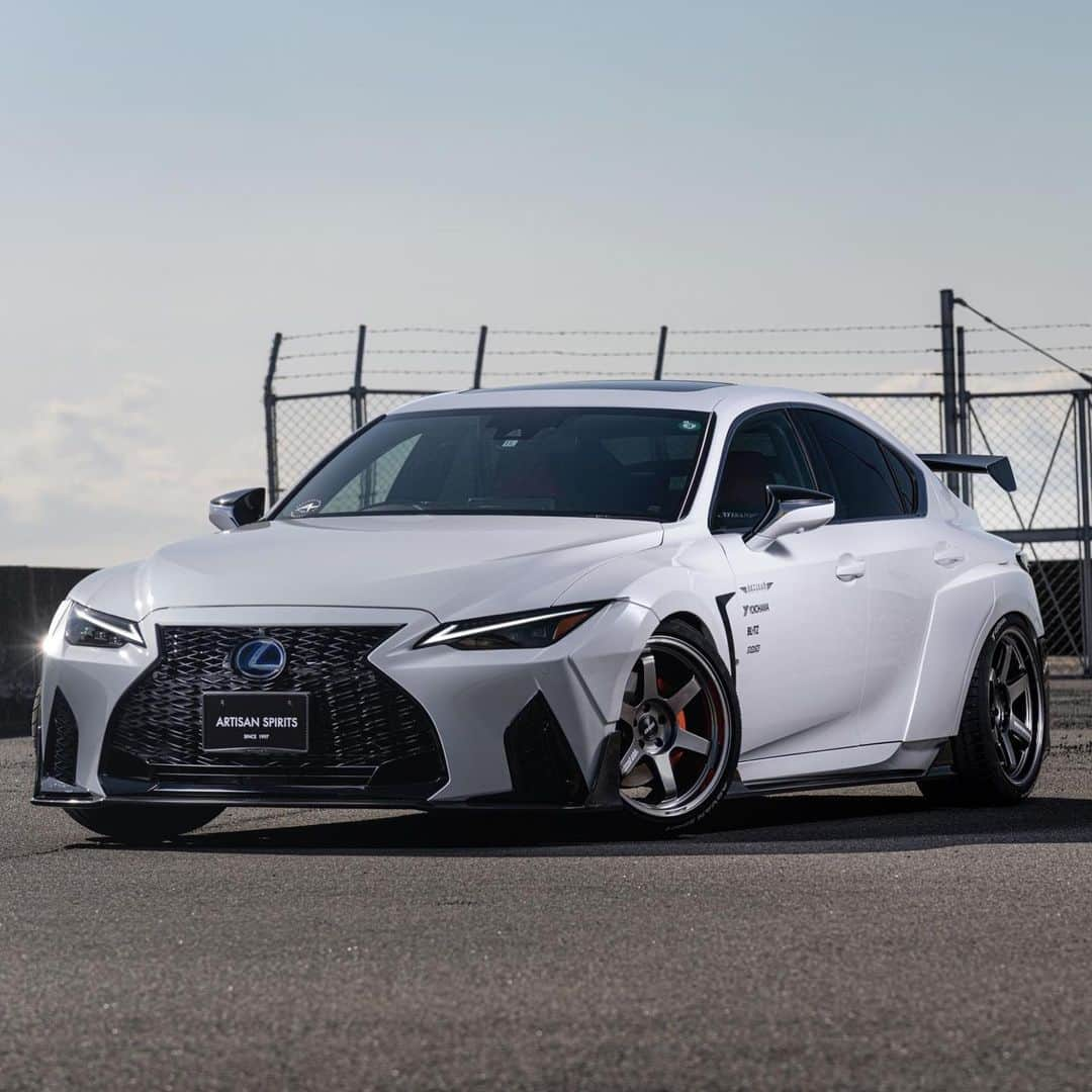 Spirits Artisanさんのインスタグラム写真 - (Spirits ArtisanInstagram)「LEXUS IS300 installed Artisan spirits GT wide body kit x @rayswheels_official TE37 ULTRA Track edition 2! USA : @evasivemotorsports @butlertire Canada : @advanced_auto_salon @otto.auto.service China : #bondchina Hong kong : @nigeljdmparts Taiwan : #車庫小舗 Russia : @suv.project Kazakhstan : @spoiler.kz Indonesia : @premierautowerkz Philippine : @jworksunlimited @artisanspiritsph Singapore : @mwsautoworks Thailand : @prodriveshop India : @racetechindia Malaysia : @donloh2007 Bahrain : @kanooperformance Kuwait : @hamad_skyline UK : @streettracklife Australia : @import_monster @traum06996 @car_life_staff @sunyard @bondosaka #bondourawa @bondtokyo @bond_omiya @bondoiimura @ysr0443 @cs.forme_1 @office_k_tokyo @discoverlexus #artisanspirits #artisan #asms #lexustuned #lexususa #lexusis #is350 @rayswheelsusa @artisan.ceravi @artisan.nobu @artisanspiritsusa @artisanspiritsph @artisan_spirits_canada @artisantaiwan」6月6日 9時03分 - artisan_spirits