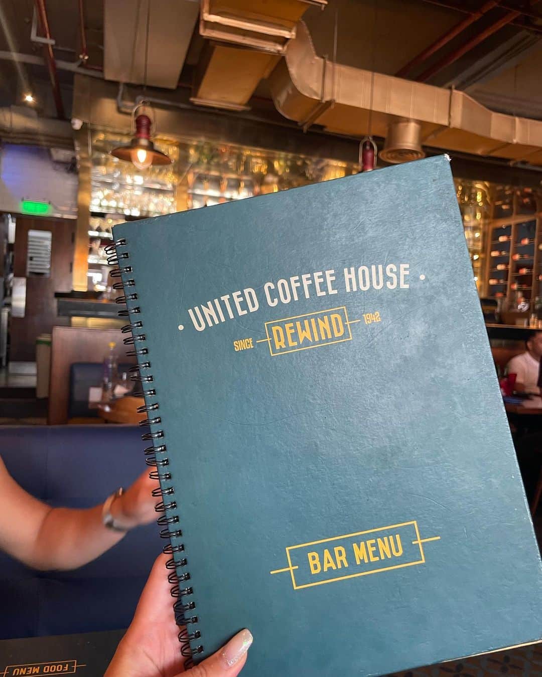 結子さんのインスタグラム写真 - (結子Instagram)「We are in 🇮🇳 ❤️ 初日は家でゆっくりして、 United House Coffeeでご飯と🍻 久しぶりにパパに会いにインドに来れて嬉しい😆 私も実は14歳くらいの時にインドに住んでいたのです。 #インド#india#unitedcoffeehouse#ニューデリー」6月6日 9時11分 - yuiko_yyy