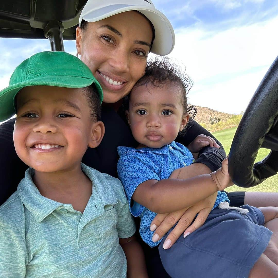 シャイエン・ウッズのインスタグラム：「Quick lil 9 with the fellas this morning!  I melt for moments like this 🤍⛳️」