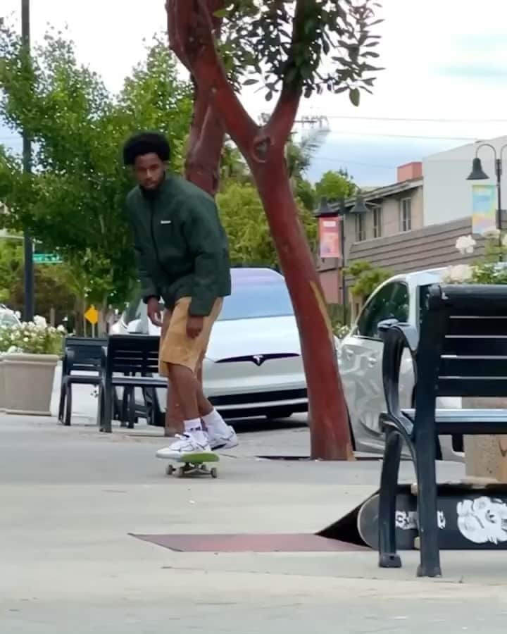 DCシューズのインスタグラム：「@ishcepeda 🔥  🎥: @kevperez」