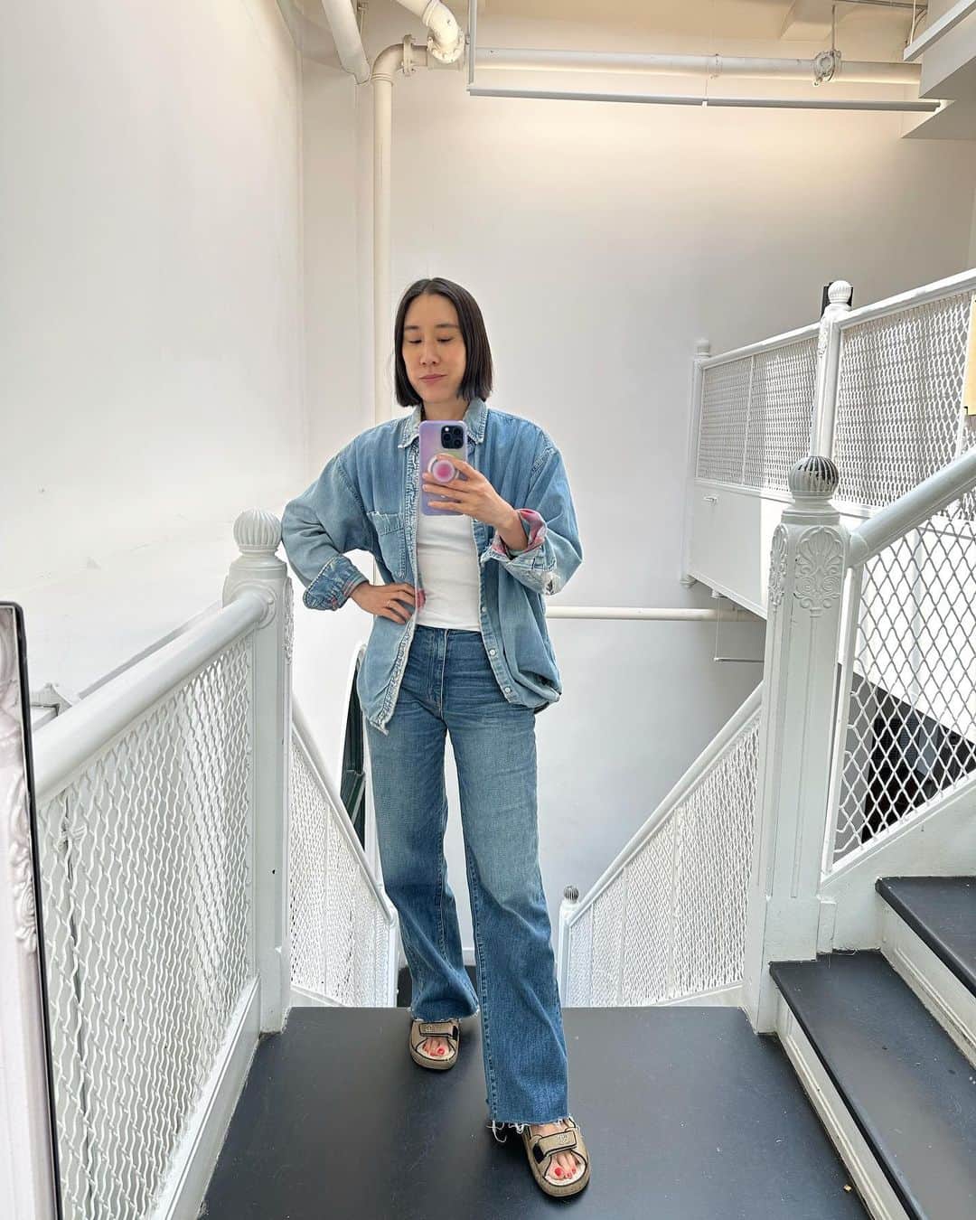 エヴァ・チェンのインスタグラム：「Outfits: May to June! Denim on denim, a sassy look on Rivvie and a few casual summer dresses ☀️」