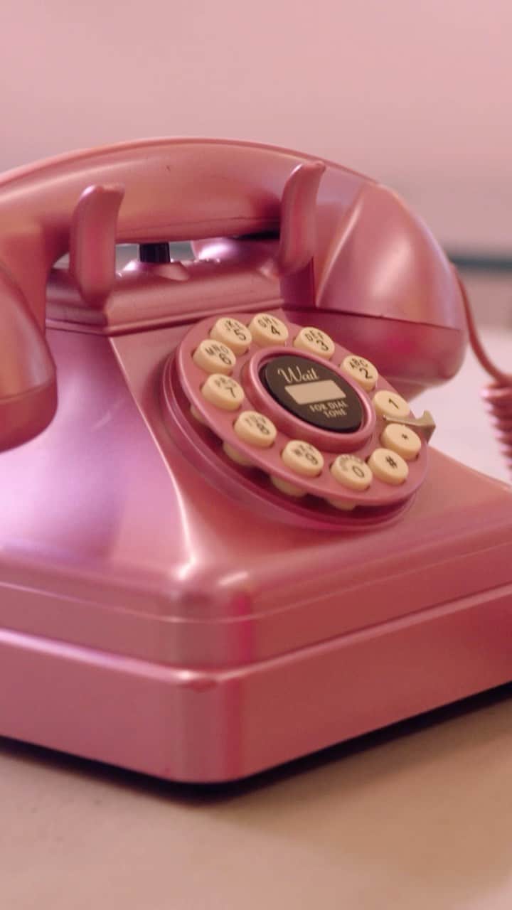 Too Facedのインスタグラム：「💖☎️ Creative Director in Residence speaking ☎️💖 We’re SO excited to work with @saraecheagaray and can’t wait for you all to see what we have in store! 😉😉 Let us know in the comments if you have any questions you want Sara to answer! #toofaced #tfcrueltyfree」