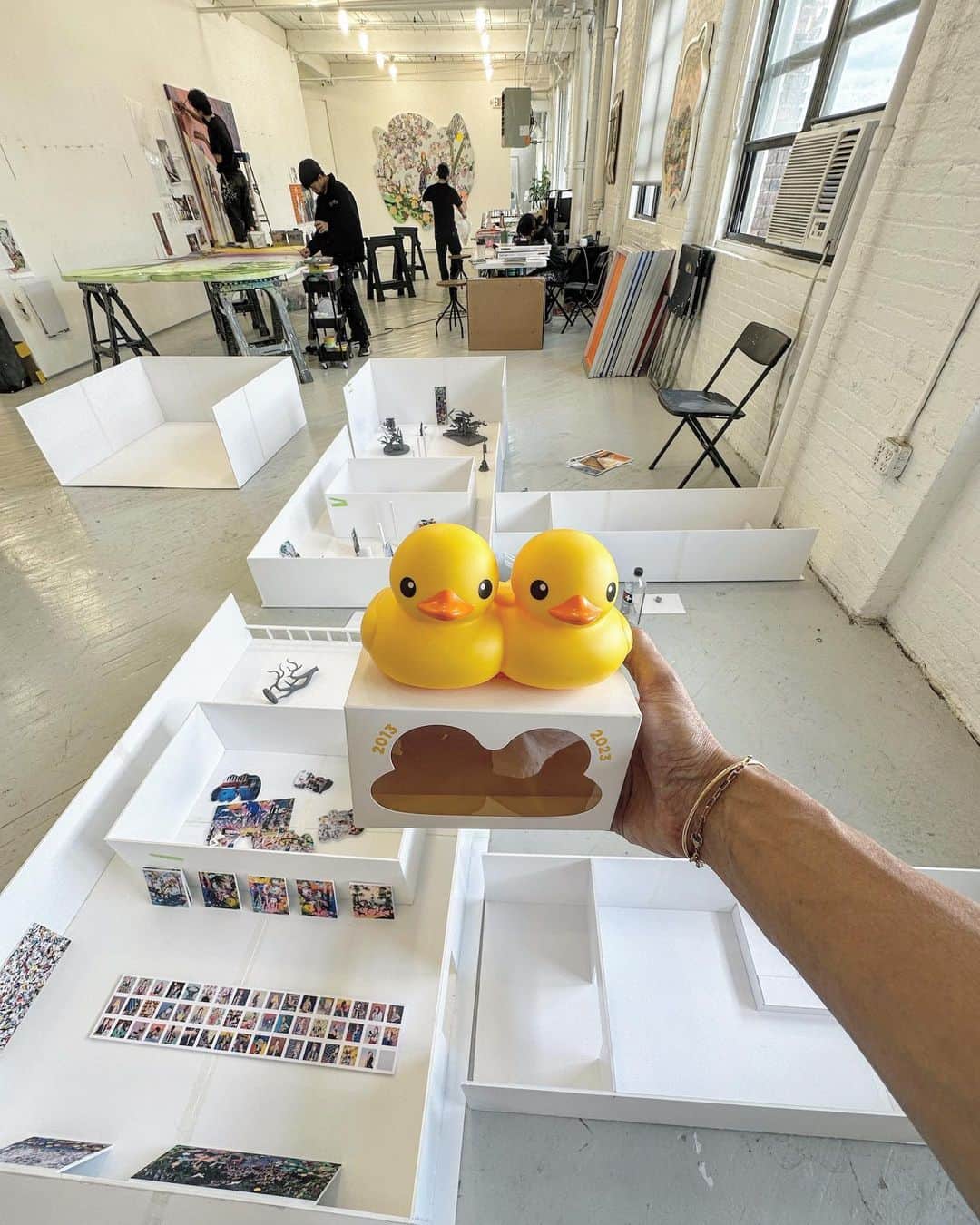 松山智一のインスタグラム：「positive energy from a good friend arrived at the studio while under chaos for upcoming exhibition planning 🙏🙇🏻‍♂️  Congrats to  @arr.allrightsreserved @studioflorentijnhofman @discoverhongkong  #allrightsreserved」