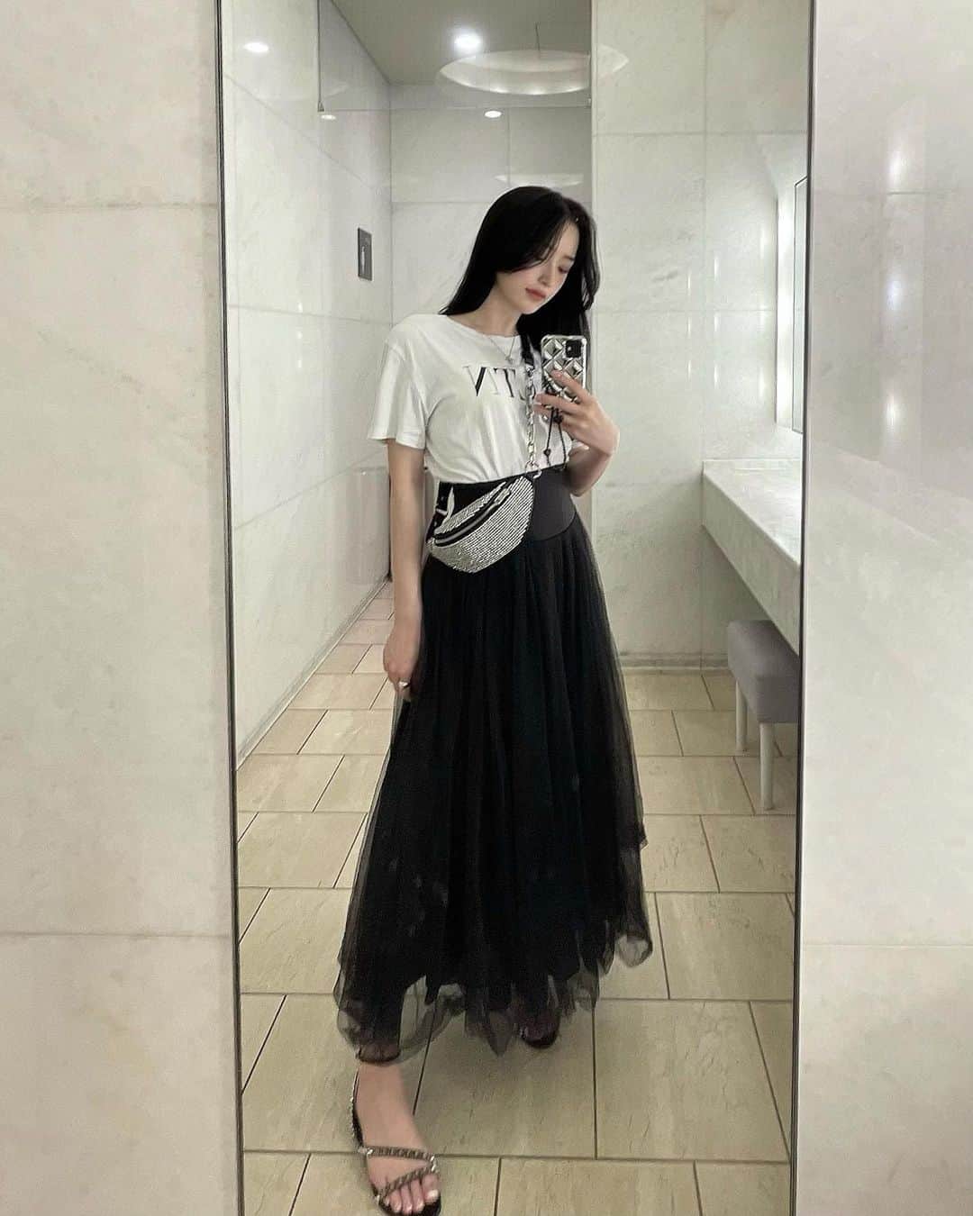 のインスタグラム：「The clothes from last weekend. Feeling the summer☀︎」