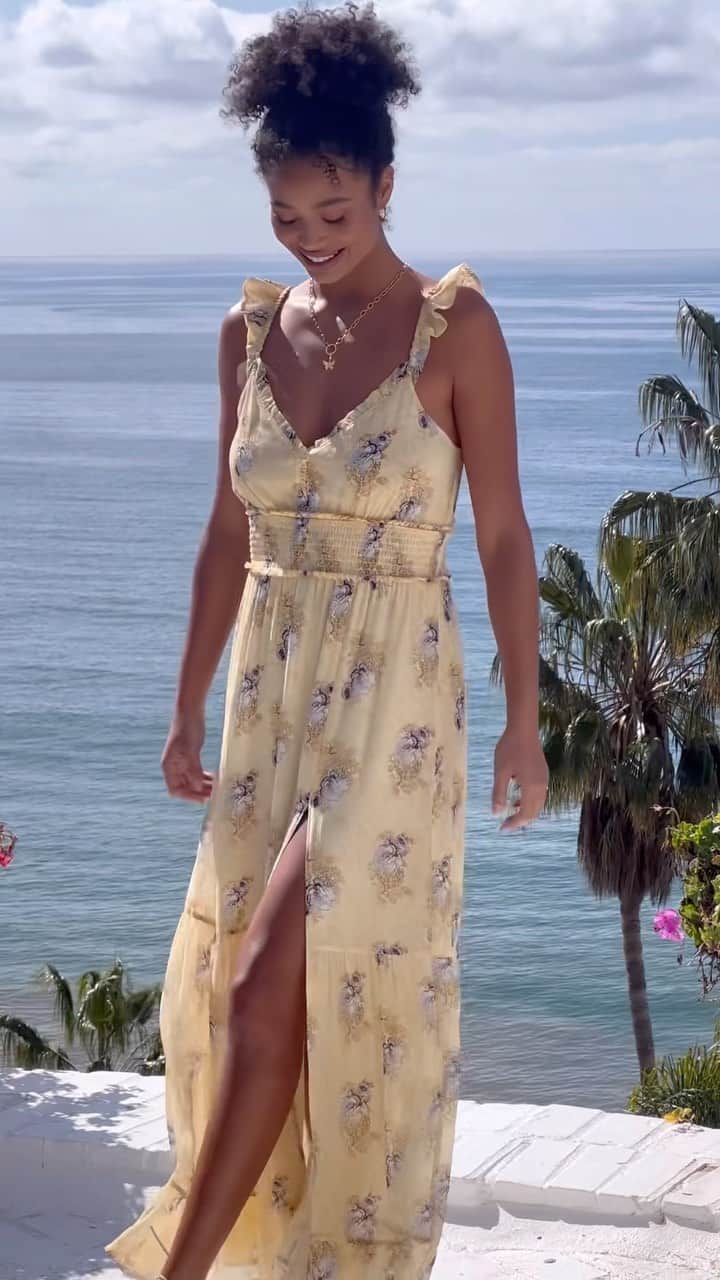 ペイジのインスタグラム：「A Summer daydream in our Pacifica Dress // #LiveInIt」
