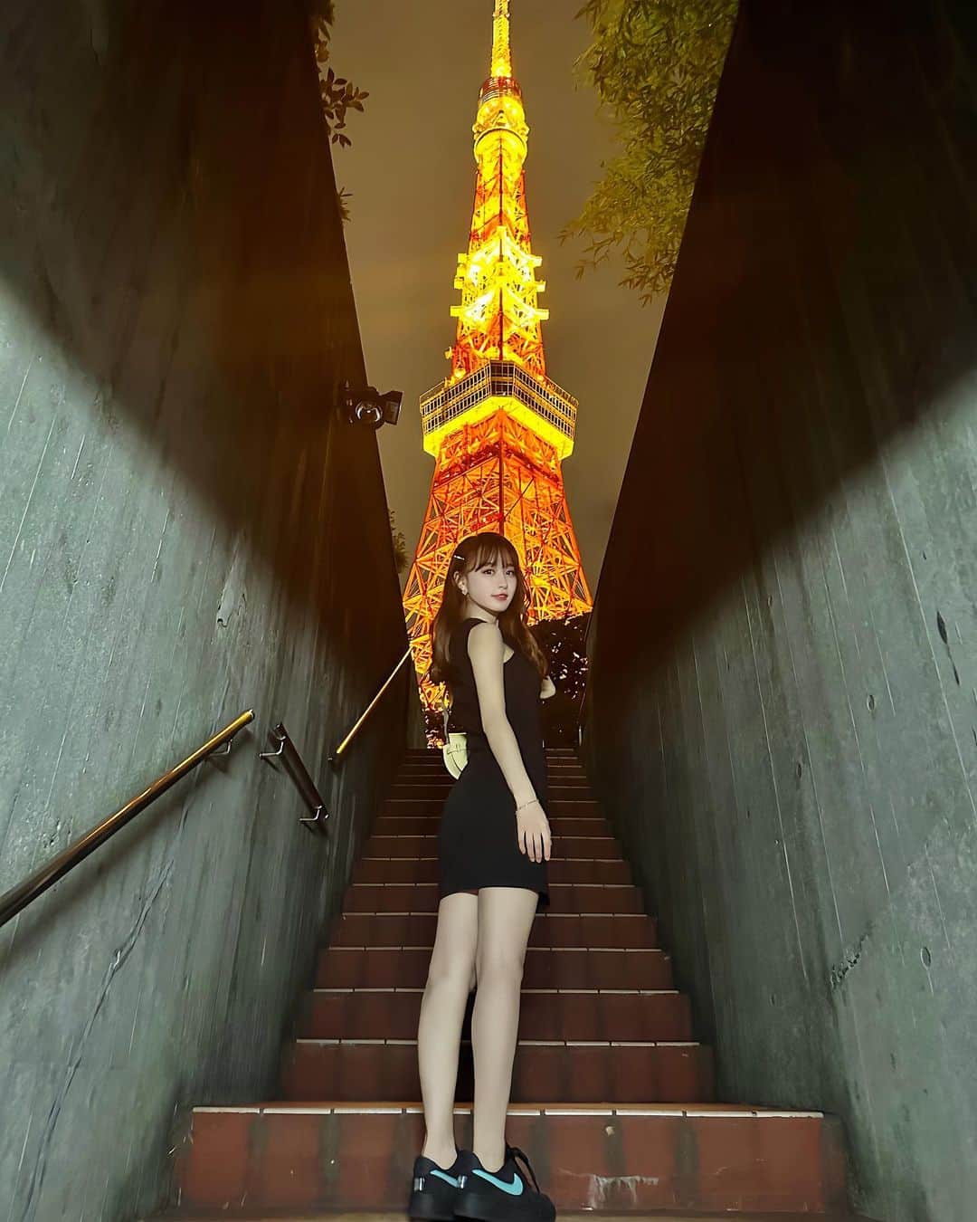 Sarraさんのインスタグラム写真 - (SarraInstagram)「TOKYO🗼🇯🇵 . . . . #東京#東京観光#東京タワー#東京タワー夜景#東京タワー🗼#東京タワーが好き#東京タワーライトアップ#東京グルメ#東京カフェ#日本#東京鐵塔#tokyo#tokyotower#tokyofashion#japan#japantravel#japantrip#japanlife#japanstyle#japanphoto#likeforlikes#likeforfollow#like4likes#instagood#l4l」6月6日 16時27分 - sarra31247