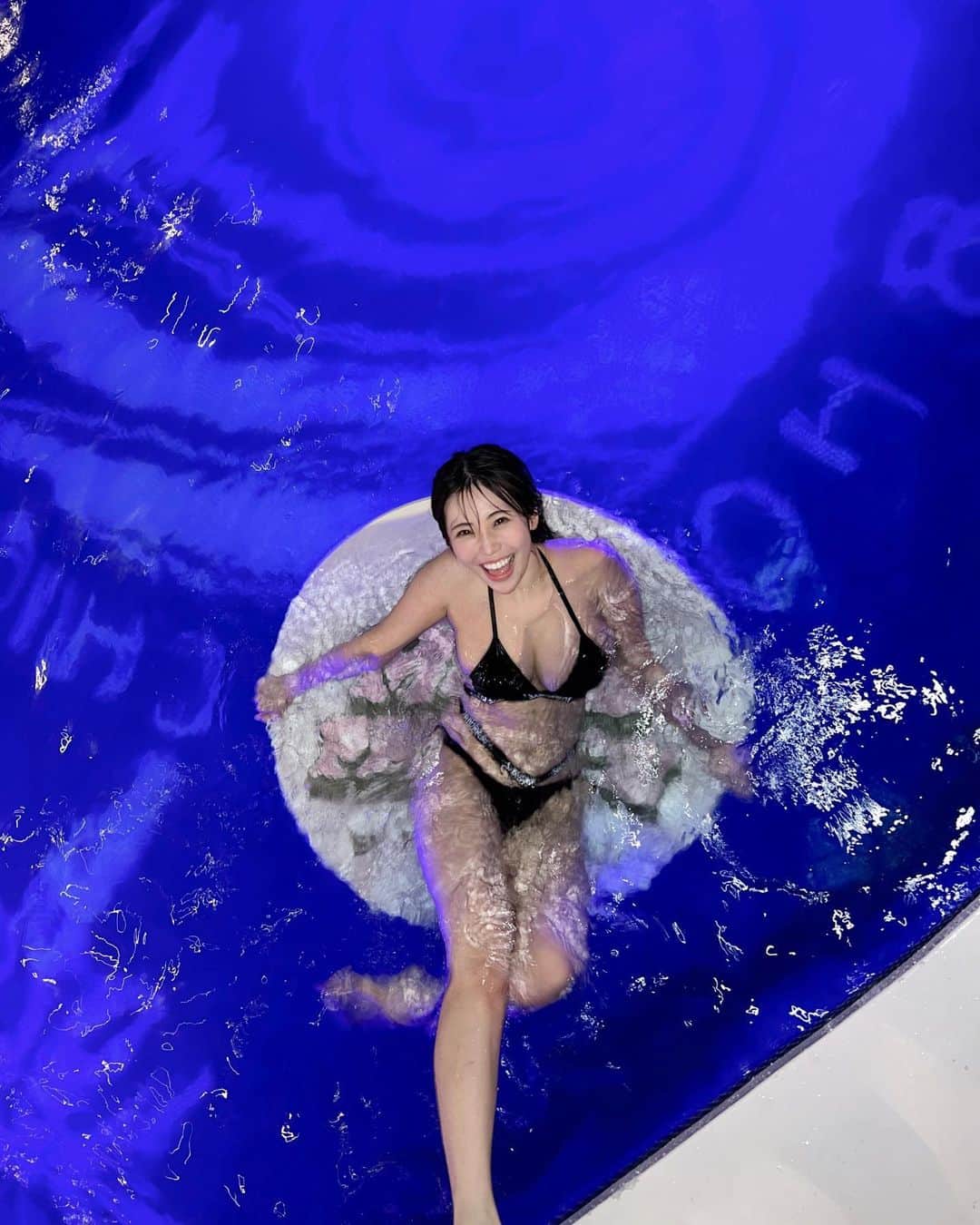 のインスタグラム：「Sbeauty clinicさんにてセルトーン＋レブライトを受けたよ◡̈⃝︎  セルライトずっと機械に頼ってます⸜🙌🏻⸝‍  #sbeautyclinic #エスビューティークリニック」