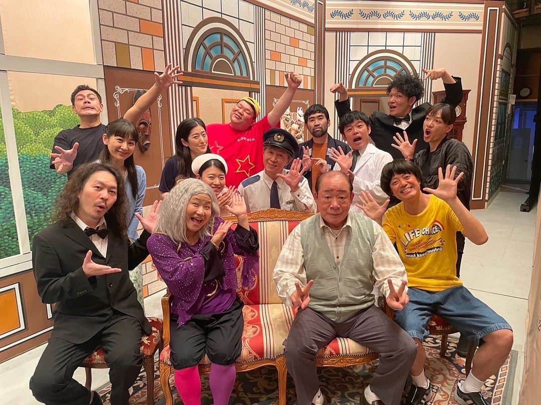 小西武蔵のインスタグラム：「５月３０日〜６月５日まで祇園花月にて１週間のリーダー週をさせて頂きました🙏お客様も沢山入って頂き、皆さんのお力で大いに盛り上がった１週間となりました‼️目指せコンビ座長‼️新しい新喜劇をもっともっと多くの方に届けれるように頑張ります⭐️ #祇園花月 #吉本新喜劇 #新・新喜劇」