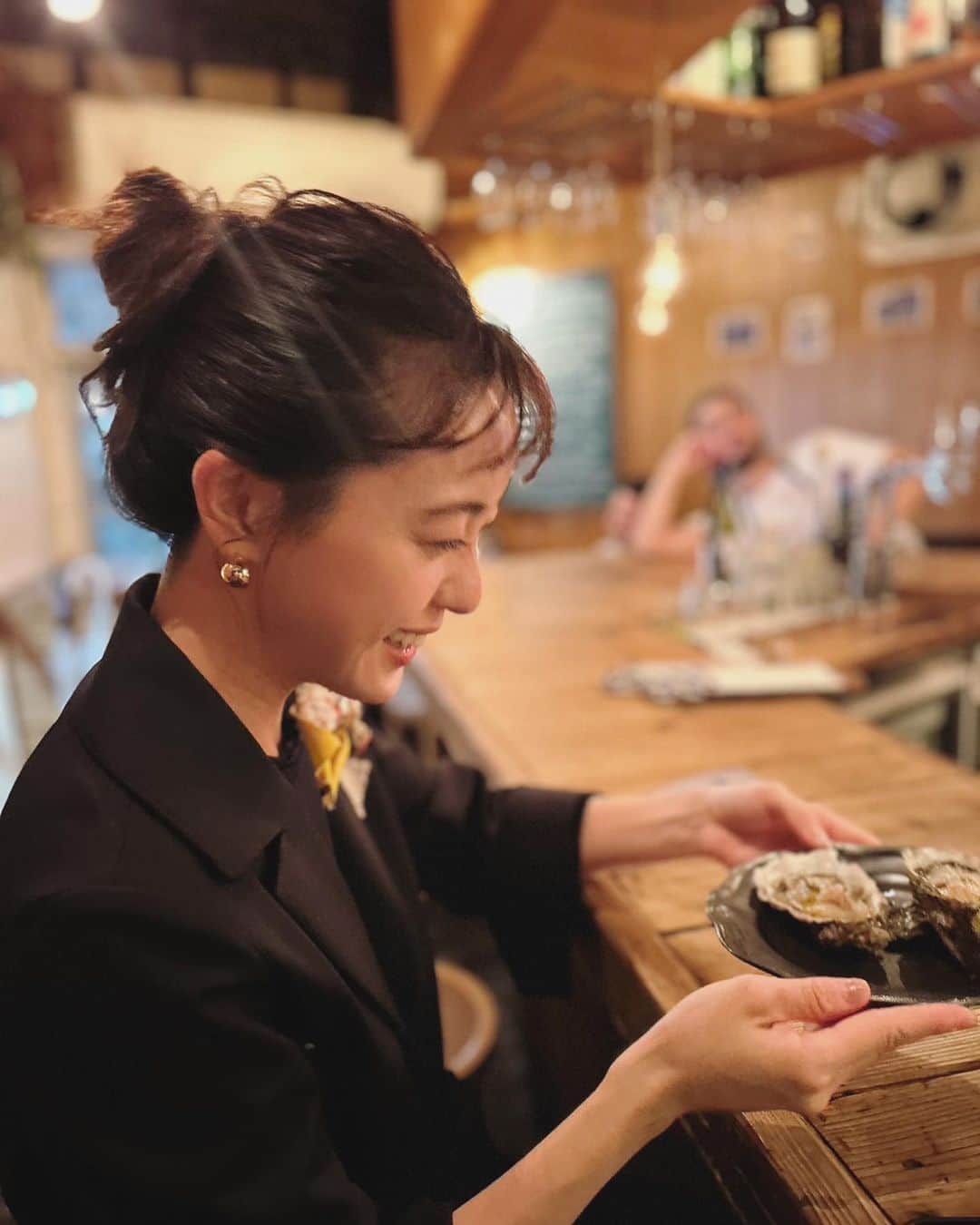 古谷有美のインスタグラム：「🦪 最近食べた美味しいものシリーズ  生牡蠣(妊娠中からご無沙汰で、この表情🥹) タコス🌮 からすみとしらすのパスタ🍝 いつかの家ごはん たわわなフトモモ🍑  最後は日々のデザートですね。 ハイハイが速くなってスリムになる前に 好きなだけかぶりついておく所存です🫡  #9ヵ月」