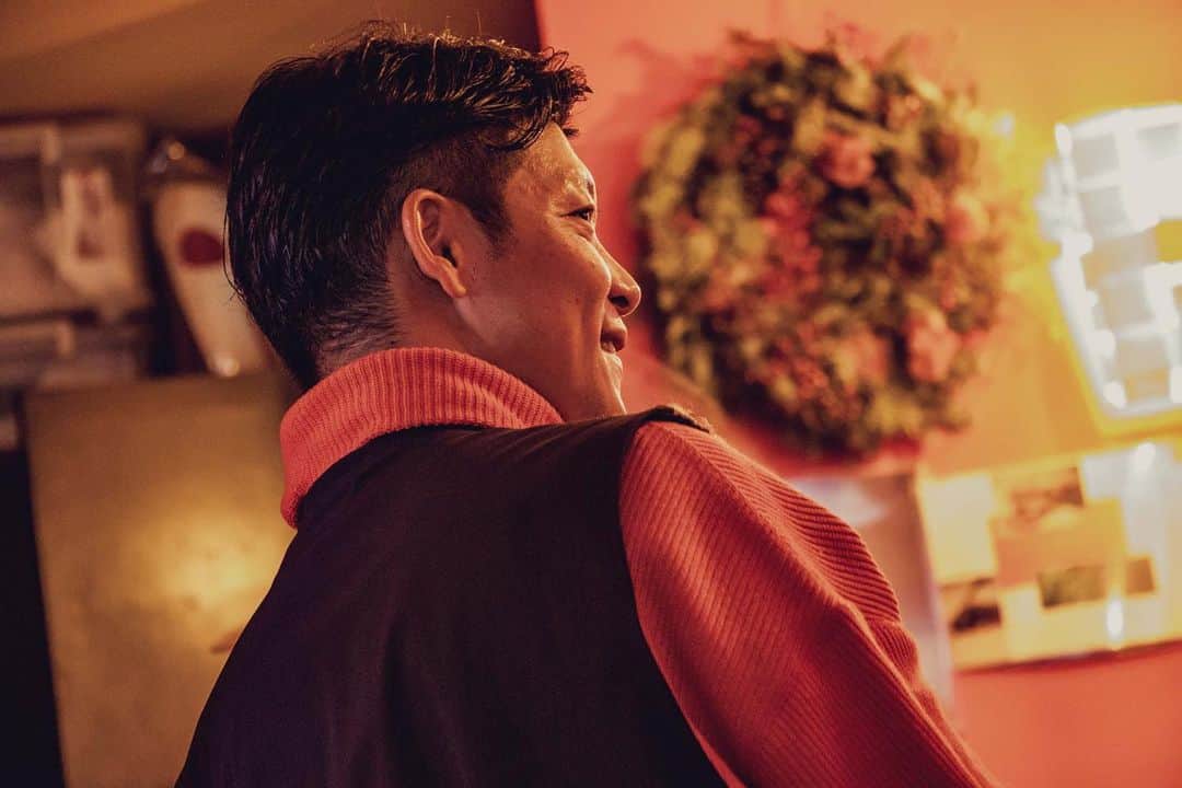 駿河太郎のインスタグラム：「45歳を迎えました…  四捨五入したら こんな僕が50歳って… すごいね  今年もまた海と雪山に成長さしてもらいつつ、背中で語れる男を目指して、これまで通り通常運転で低空飛行を続けて行こうと思います  沢山のメッセージ ありがとうございました  今後とも気になれば 宜しくです」