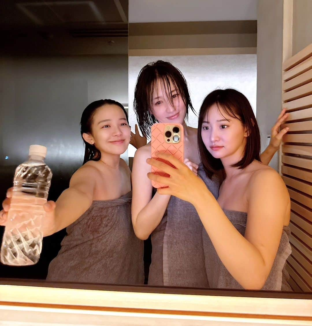 寒川綾奈さんのインスタグラム写真 - (寒川綾奈Instagram)「@jun.amaki に誘ってもらって@barsauna へ♨️ サウナに入ったあと@totonomi_official をいただきましたが甘みのあるハーブティーぽくてめっちゃ至福の時間でした♡ ビタミン、ミネラル、GABAとか入ってるから自宅でお風呂あがりなんかにも良きね😚🙌  #BARSAUNA #totonomi #saunatime」6月7日 0時09分 - sogawaayana