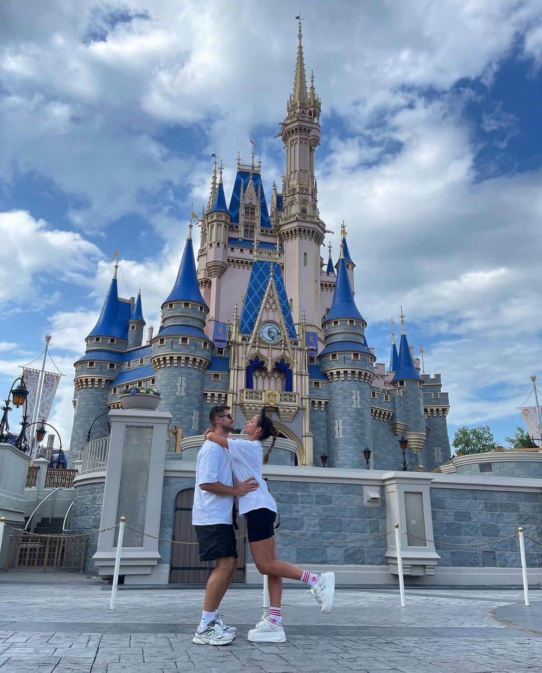 Jonas Sulzbachさんのインスタグラム写真 - (Jonas SulzbachInstagram)「Que lugar mágico 🎆 Especial demais @disneyworld.brasil」6月7日 0時15分 - jonassulzbach