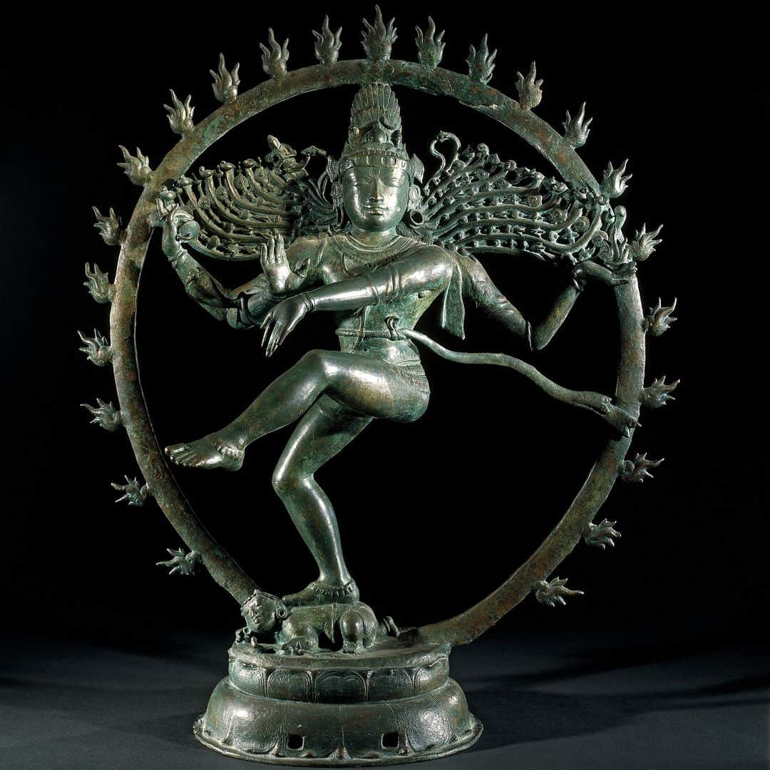 instagram-this-bronze-statue-depicts-the