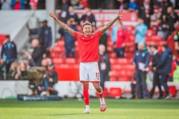 ジェシー・リンガードさんのインスタグラム写真 - (ジェシー・リンガードInstagram)「Thank you to everybody @officialnffc from the fans to all the back room staff and of course the players 👏🏾 been a rollercoaster journey but we stuck together through thick and thin and achieved our goal ❤️ it’s been a pleasure 🤝🏾 #demmander #fordes #wakawaka」6月7日 0時41分 - jesselingard