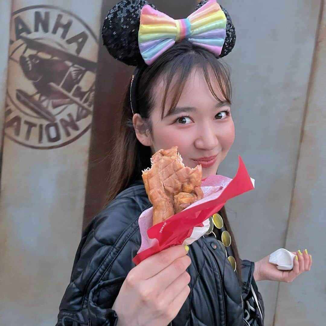 薬丸玲美さんのインスタグラム写真 - (薬丸玲美Instagram)「🩷🩵Disney 💜💛  w/ @https.keyka   可愛い後輩ちゃんがディズニーでお誕生日祝ってくれた時の大量な写真を時差投稿🫧  次は圭叶の誕生日ディズニー🫰 おそろいとかしていきたいなぁ💖」6月7日 1時12分 - remi_yakumaru