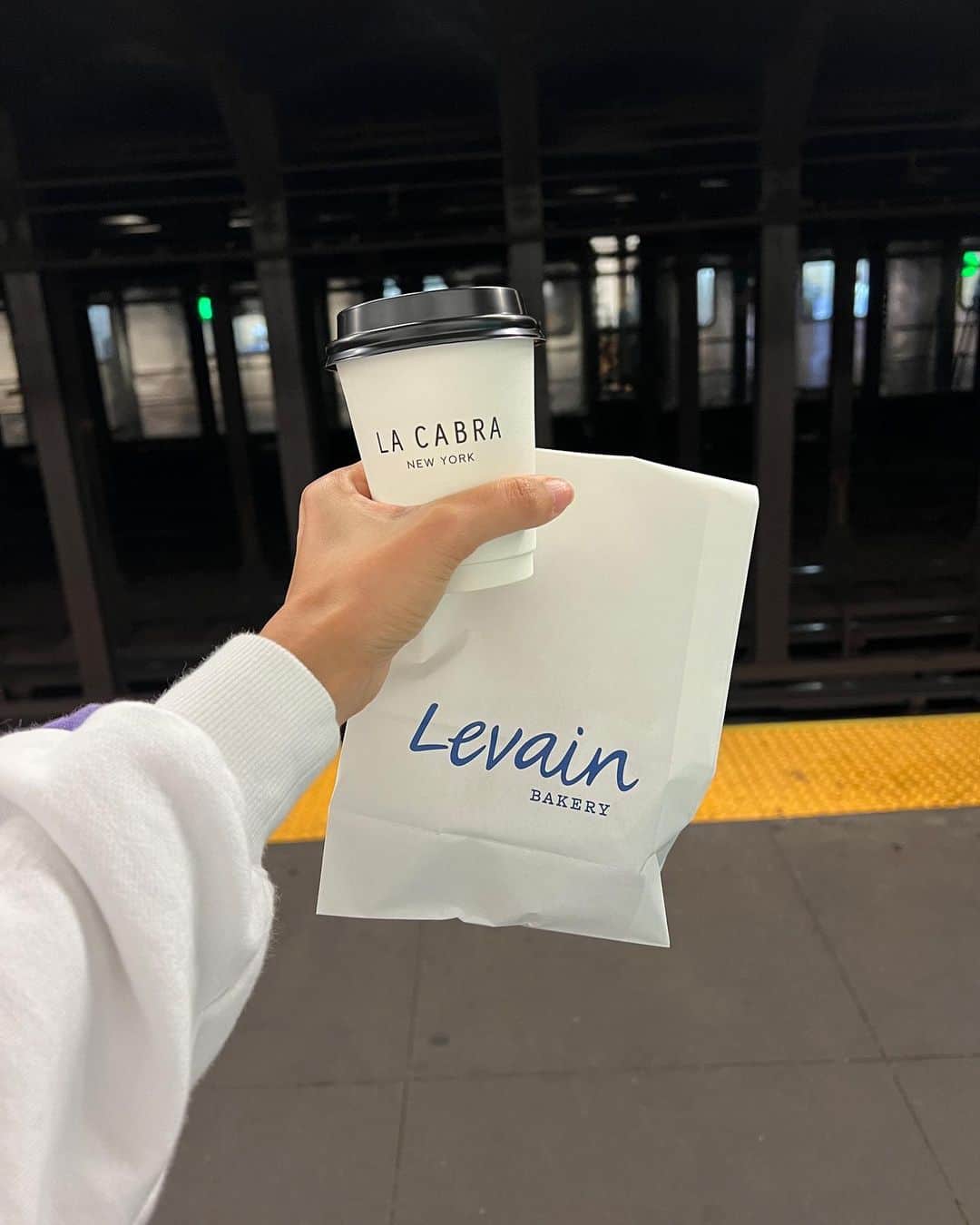 ミーガン・ヤングさんのインスタグラム写真 - (ミーガン・ヤングInstagram)「All we had was 1 hour. We rushed to the coffee shop which opened at 8am. It was only three stops away but Fofo somehow convinced me to grab some coffee so that I could relax before the busy day ahead. I don't know how he thought rushing would be relaxing - but he was right. The moment I took a sip, I forgot about the jetlag and immediately melted into my seat and fell in love with my cup of coffee. Thank you @mikaeldaez for accompanying me on this trip and helping me out with the little things 😍☕️✨ I had so much fun shopping and exploring with you hehe #kiligme」6月6日 16時34分 - meganbata