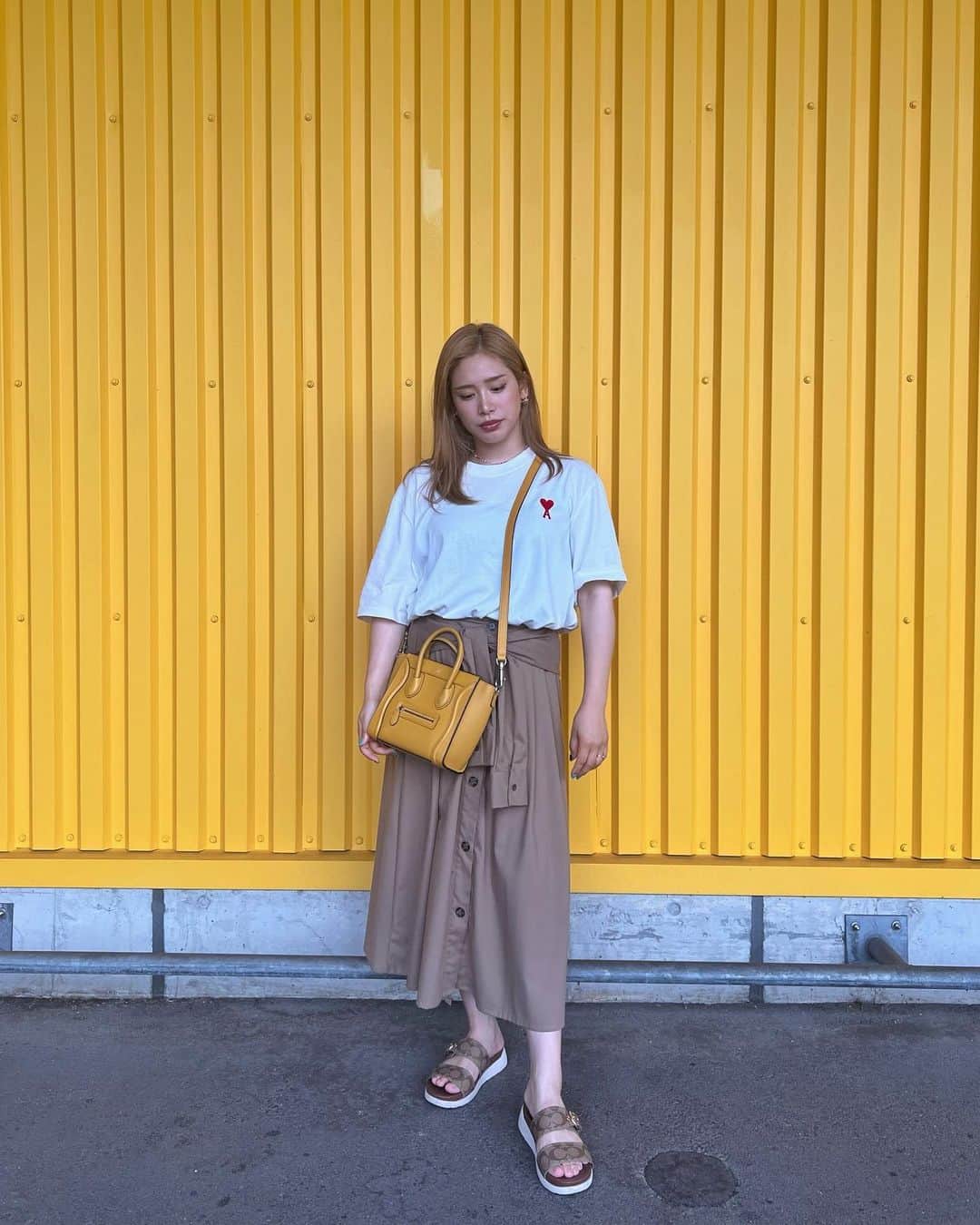 acaneさんのインスタグラム写真 - (acaneInstagram)「・ そろそろ可愛い夏服 買いに行きたいな〜💪🏻❤️‍🔥 今年の夏はとにかく焼かない。 色白キープをモットーに 室内に引きこもります。wwww  今週の沖縄絶対焼けないようにがんばる🤣☀️  #たろ服」6月6日 16時57分 - acane0129