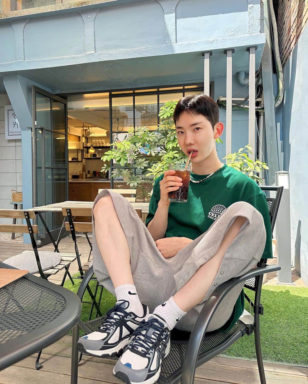 チョ・グォン のインスタグラム：「왜내맘을흔드는권데👊🏻」