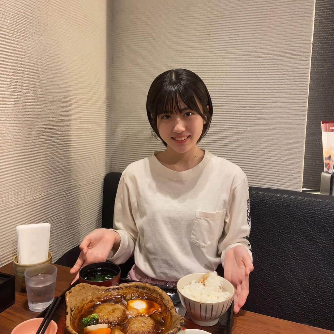 冨波心さんのインスタグラム写真 - (冨波心Instagram)「ハンバーグ食べました〜 美味しかった❤︎  #冨波心 #スターダストプロモーション #高校生 #高校1年生 #女子高校生 #jk #jk1 #fjk #07 #16 #16yrs #kokoro #kokorotoba #japan #japanesegirl」6月6日 17時09分 - kokoro_toba_official