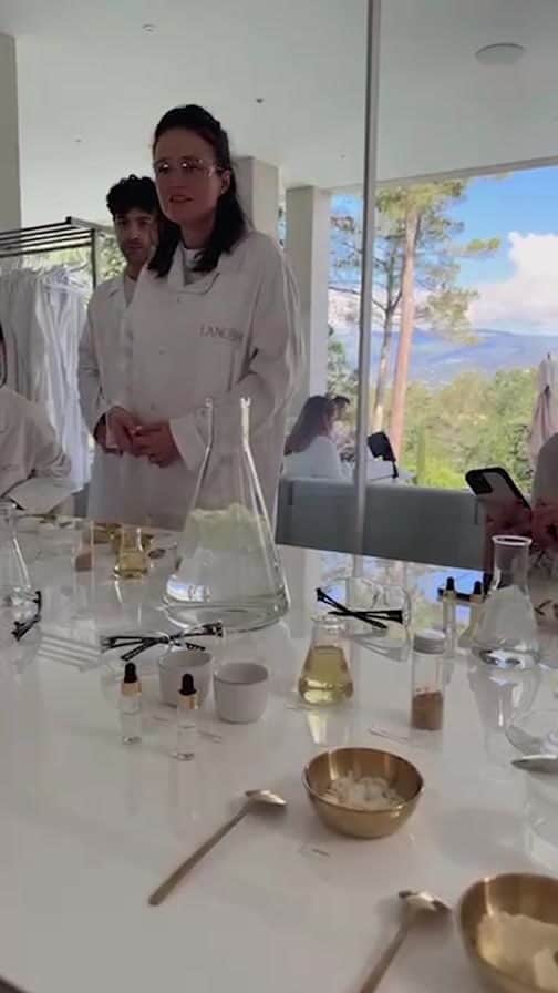 のインスタグラム：「自分だけのクリーム作り #ABSOLUE #LONGEVITYRETREAT #LANCOMEOFFICIAL #ランコム #アプソリュ #ロンジェビティリトリートメント」