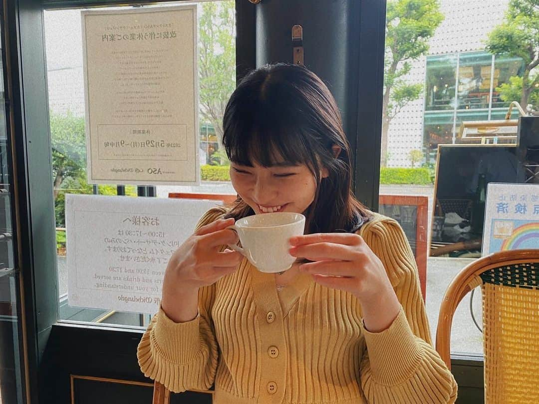 木下彩音さんのインスタグラム写真 - (木下彩音Instagram)「カフェでまったり☕️🕊  ポーズを迷ってたらお友達に笑われてつられて笑ってしまった時の3コマ風写真🌬️」6月6日 17時34分 - ayane.kinoshita