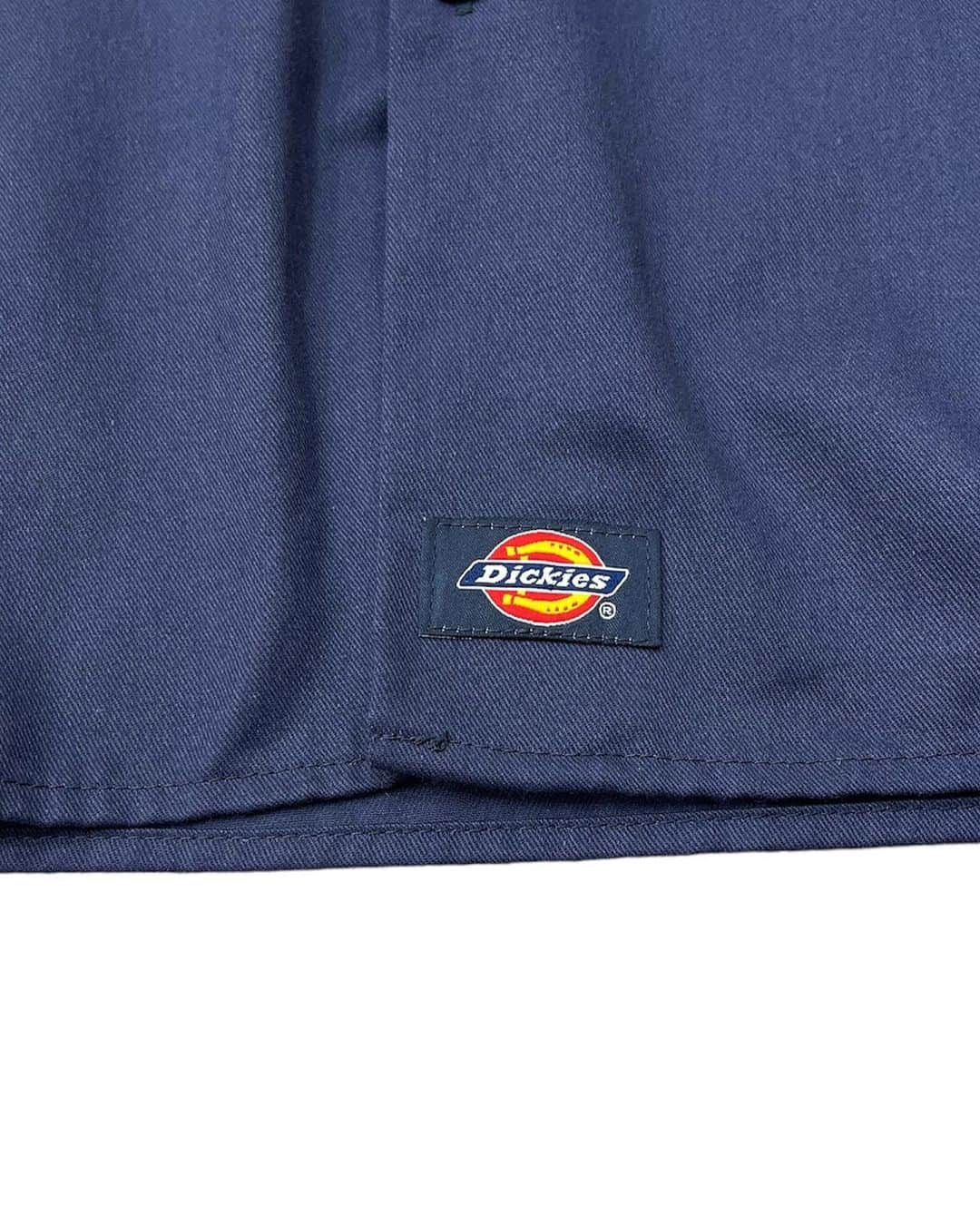 ジャムルさんのインスタグラム写真 - (ジャムルInstagram)「Dickies ワークシャツ NAVY 3XL ¥5000+tax(5500) . Dickiesの何の変哲もないワークシャツですが、3XLまでデカくなると少しモードっぽくも着られそうな雰囲気でオススメです。 .  WEB SHOPに入荷しております。 是非ご覧ください。 jammru.com  #お問い合わせはお電話で承ります #jammru #osaka  #fashion  #streetstyle  #streetfashion  #vtg  #vintage  #used  #usedclothing  #古着 #古着屋 #ファッション #70s #80s #90s」6月6日 17時41分 - jammru