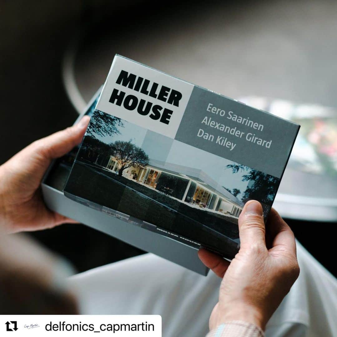 Delfonicsさんのインスタグラム写真 - (DelfonicsInstagram)「#Repost @delfonics_capmartin with @use.repost ・・・ . インディアナポリス州コロンバスのMiller House。ショップで、はやる気持ちを抑えながらカードボックスを購入。 ー 「もの選び」や「もの作り」に関する考察と併せ、デザインディレクター・佐藤の「買いもの」についてもご紹介しています。 コラムは、プロフィールのURLよりご覧ください。 #delfonics #rollbahn #capmartin #デルフォニックス #ロルバーン #カップマルタン」6月6日 17時57分 - delfonics_official