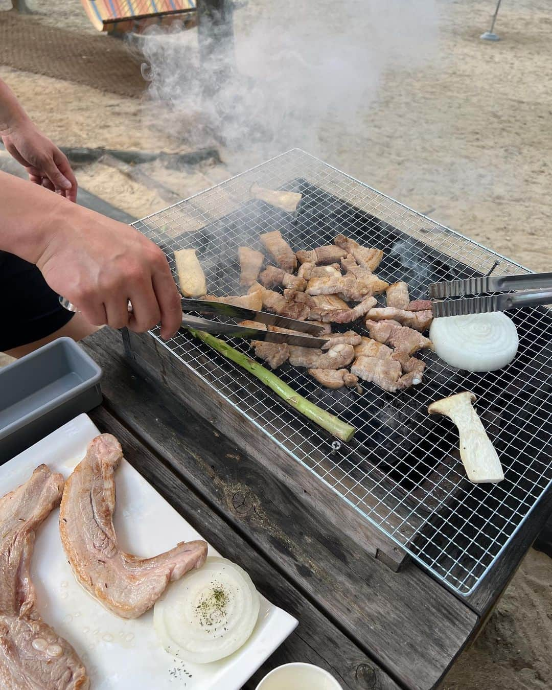 ファン・ボミさんのインスタグラム写真 - (ファン・ボミInstagram)「#협찬 조카바보의 주말 일상🍼 빵실빵실 옹동이 만지다보면 하루 순삭잼🫶🏻  이제 제법 머리털나고 여자같아진 우리 축뽁이👶🏻💕 벌써부터 보석에 관심 많은 우리 축뽁이👶🏻💕 #목걸이잡고놓치지않긔  #글램핑 #가족캠핑 #MLBKOREA #MLBCREW #MLB신발 #MLB청키라이너 #운동화 #운동화추천 #신상운동화 #운동화코디 #신발추천」6月6日 17時53分 - bominism71