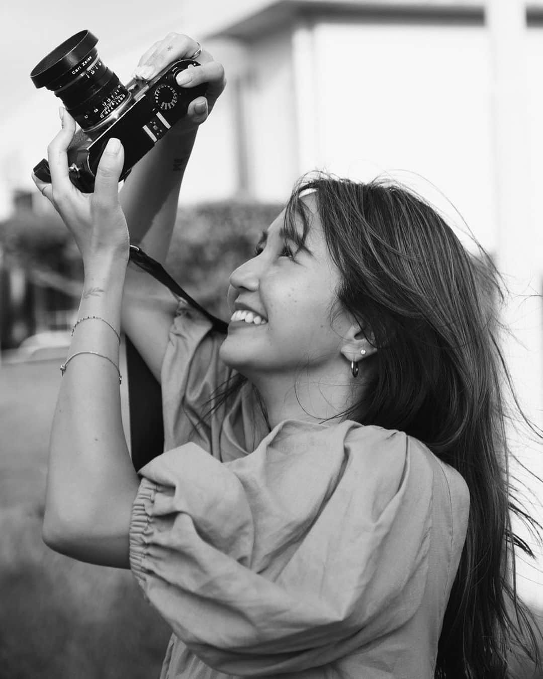 宮崎絹子のインスタグラム：「何を撮ってると思う？☺️🤍」