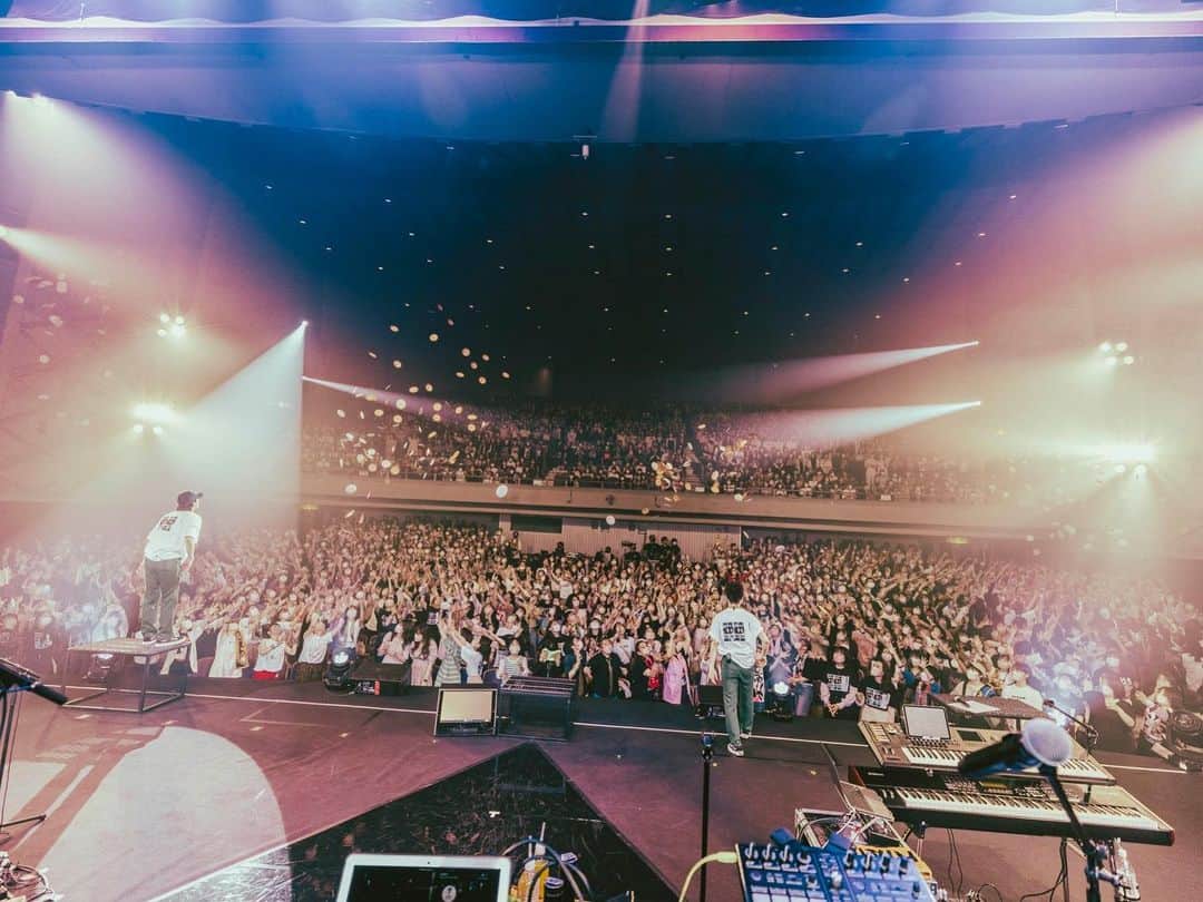 のインスタグラム：「・ 『DISH// HALL TOUR 2023“TRIANGLE”』 2023.05.27@岡山・岡山市民会館  #北村匠海 (Vo/G) @take_me_1103  #矢部昌暉 (Cho/G) @pantystar_masaki  #橘柊生 (DJ/Key) @to_i1015  #泉大智 (Dr) @daichi_izumi  photo by @rayotabe  #DISH」