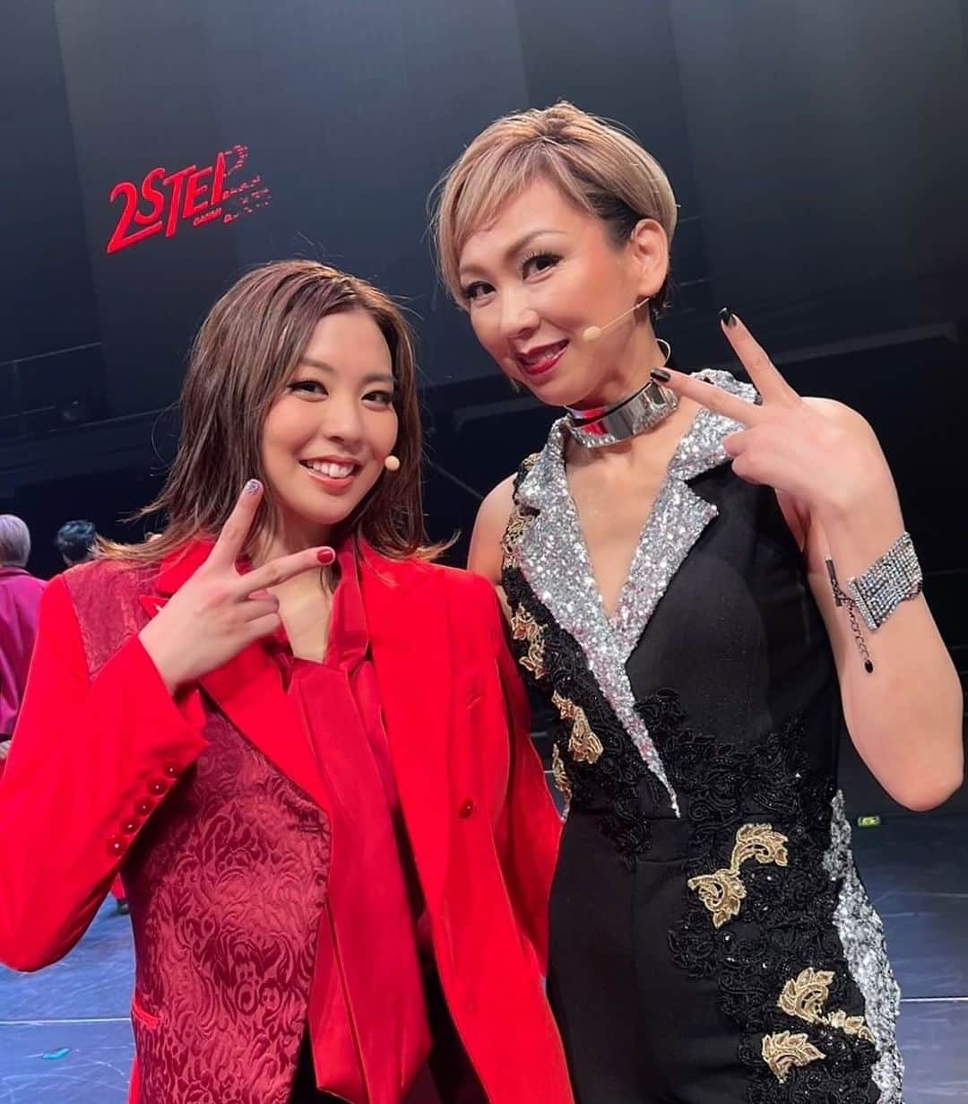 矢吹世奈のインスタグラム：「・ #湖月わたる さま☀️☀️☀️  私が最後の舞台だからと 稽古場から劇場入りしてからも 稽古の様子を写真や動画で撮って 私に送ってくださったり… 温かいお言葉を沢山かけてくださったり…  こんな私を いつも温かく大きなお心で 受け止めてくださいました。  わたるさんの振り付けで踊れたこと、 振りの固め稽古のときは 的確なアドバイスで 私たちを導いてくださったり わたるさんとお稽古できた時間は 自分にとって とても尊い時間となりました。  私の人生において 湖月わたるさんと共演できたことが とても誇らしいです！  たくさんの愛を ありがとうございました！！！  #2step_2023 #2STEP_2023 #宝塚og」