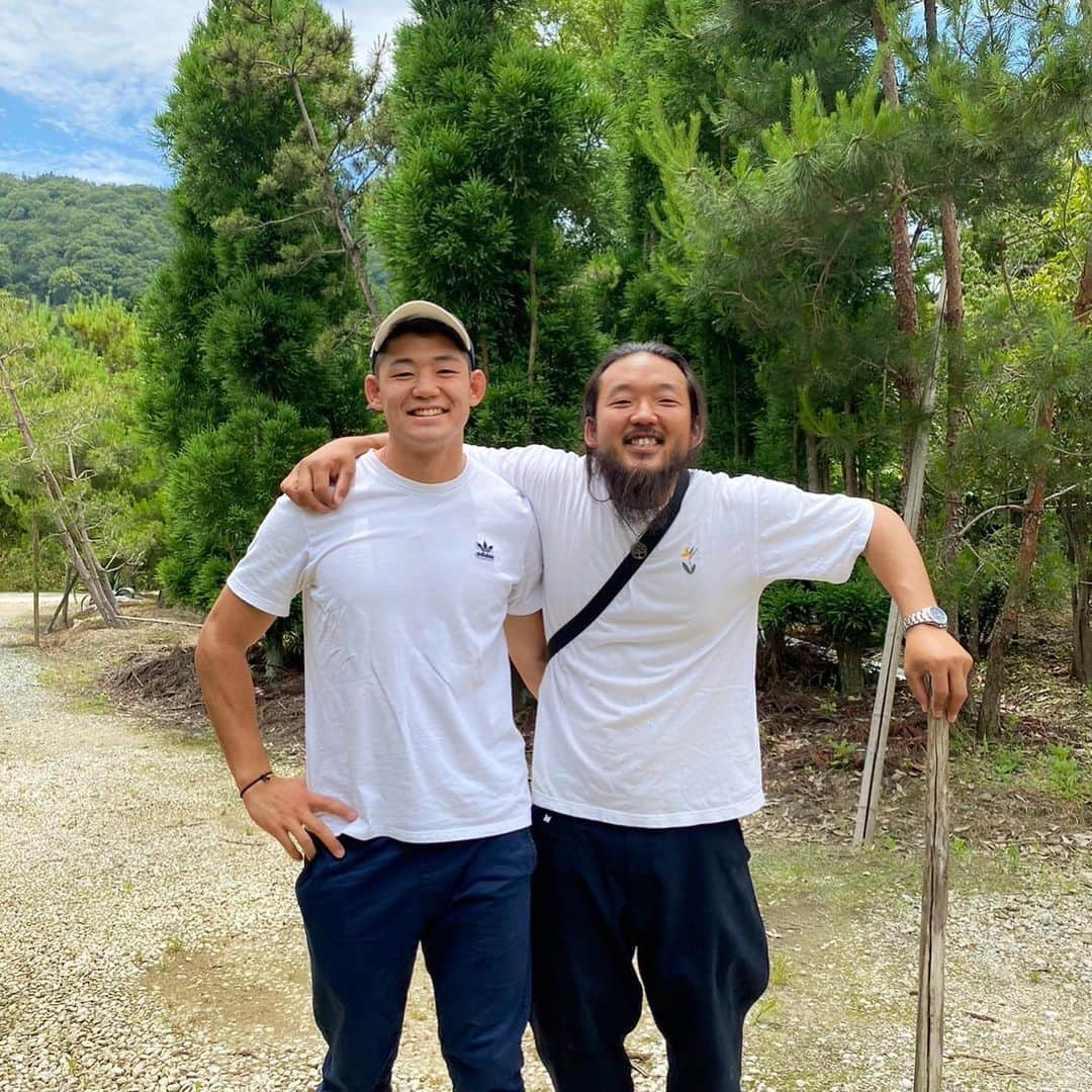 藤田慶和のインスタグラム：「トッシーが主催するOpen Farmに家族で行かせて頂きました🪴 園芸の魅力や素晴らしさを実感して最高の1日となりました！！ トッシーありがとう🙏 #openfarm」